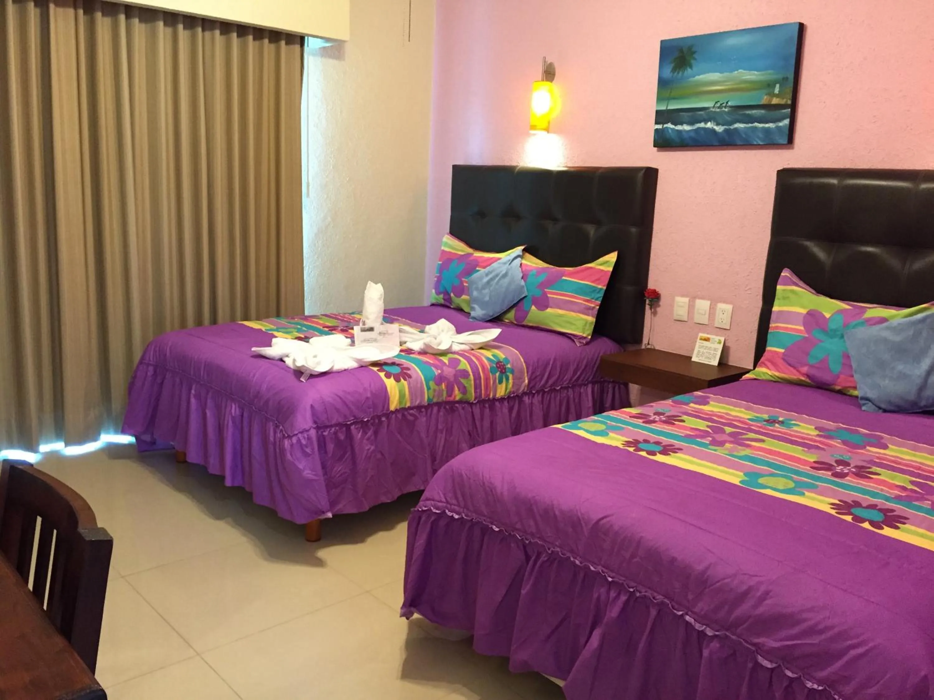 Photo of the whole room, Bed in Hotel Isleño