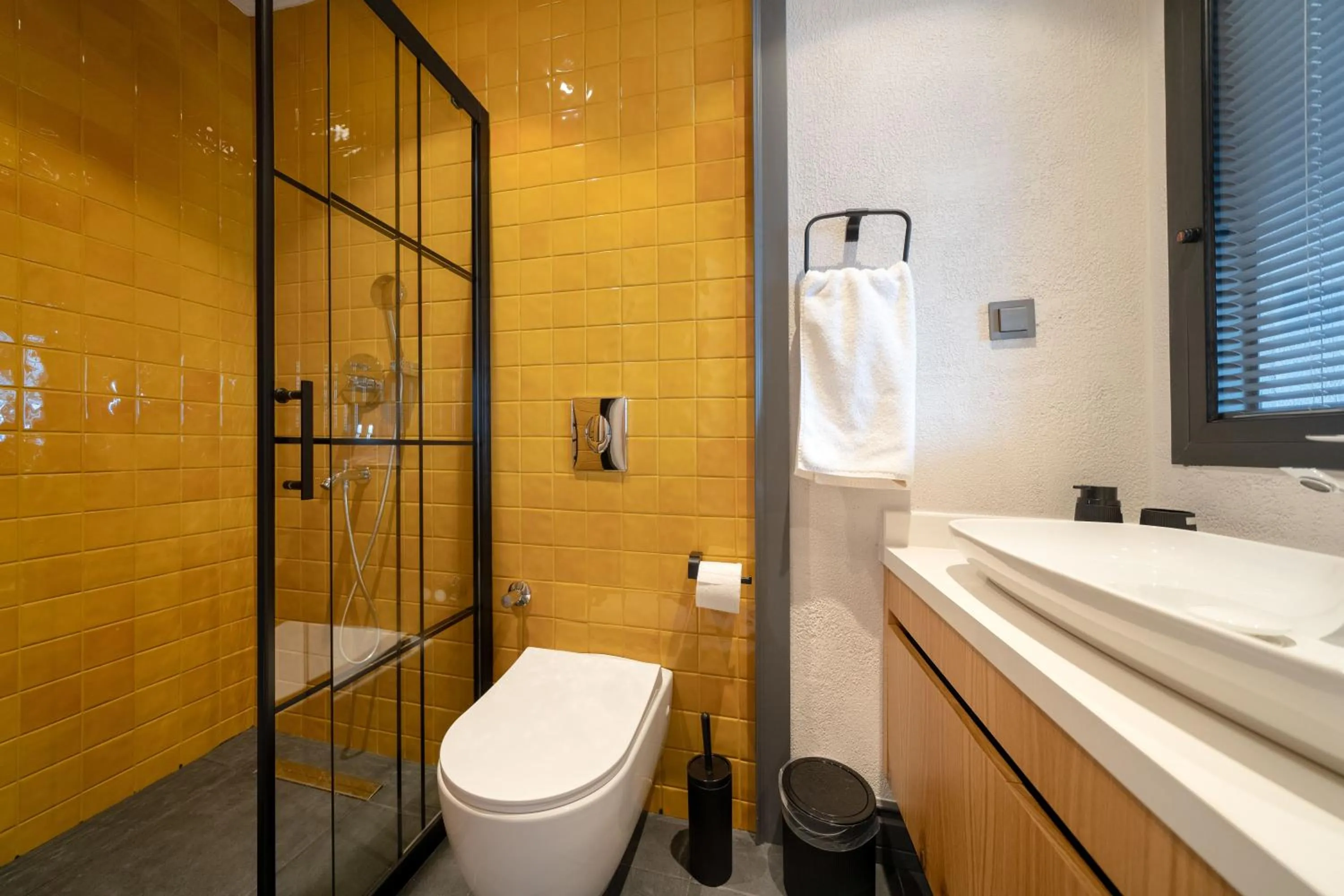 Bathroom in Reddoors Suites Sea View