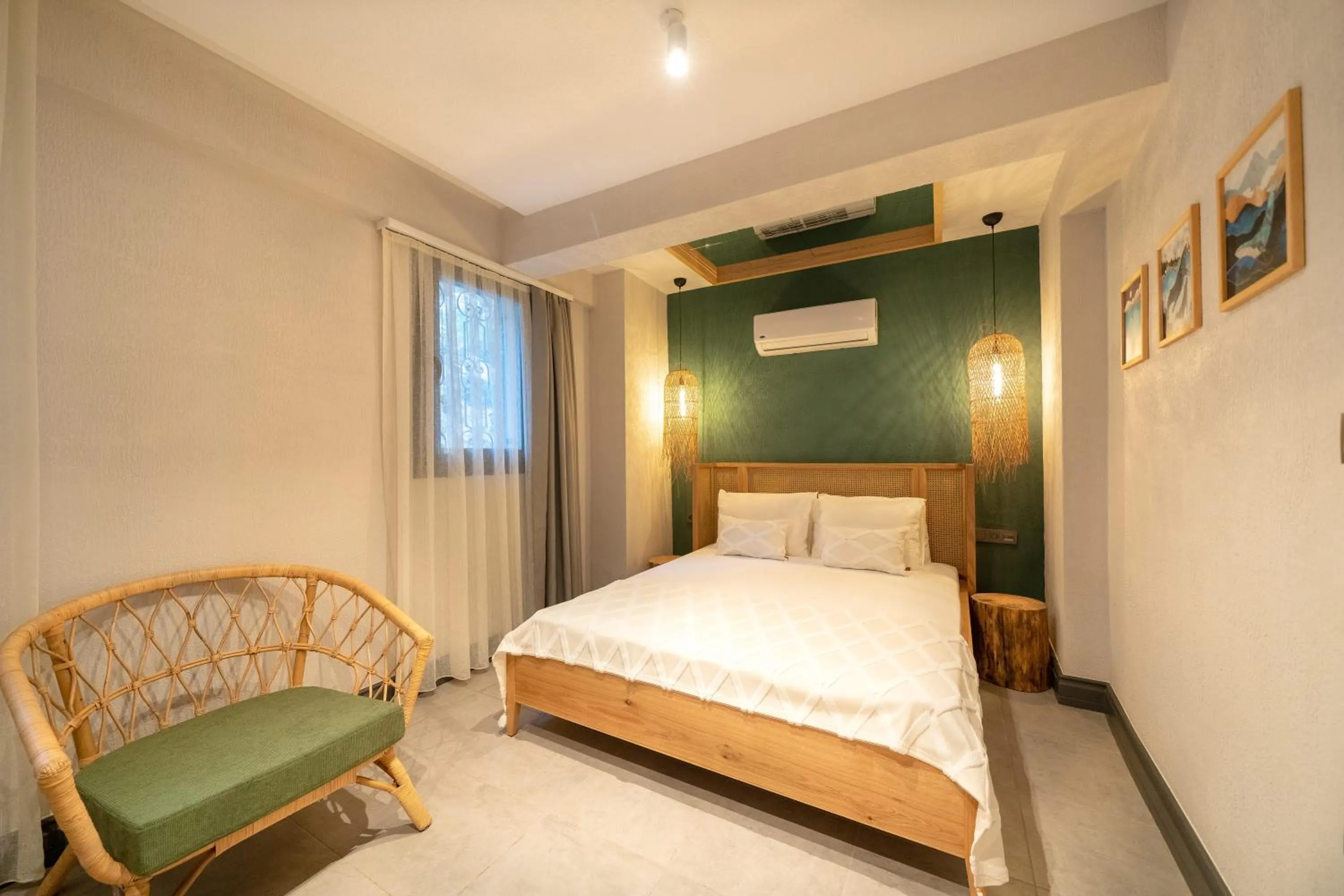 Bedroom in Reddoors Suites Sea View