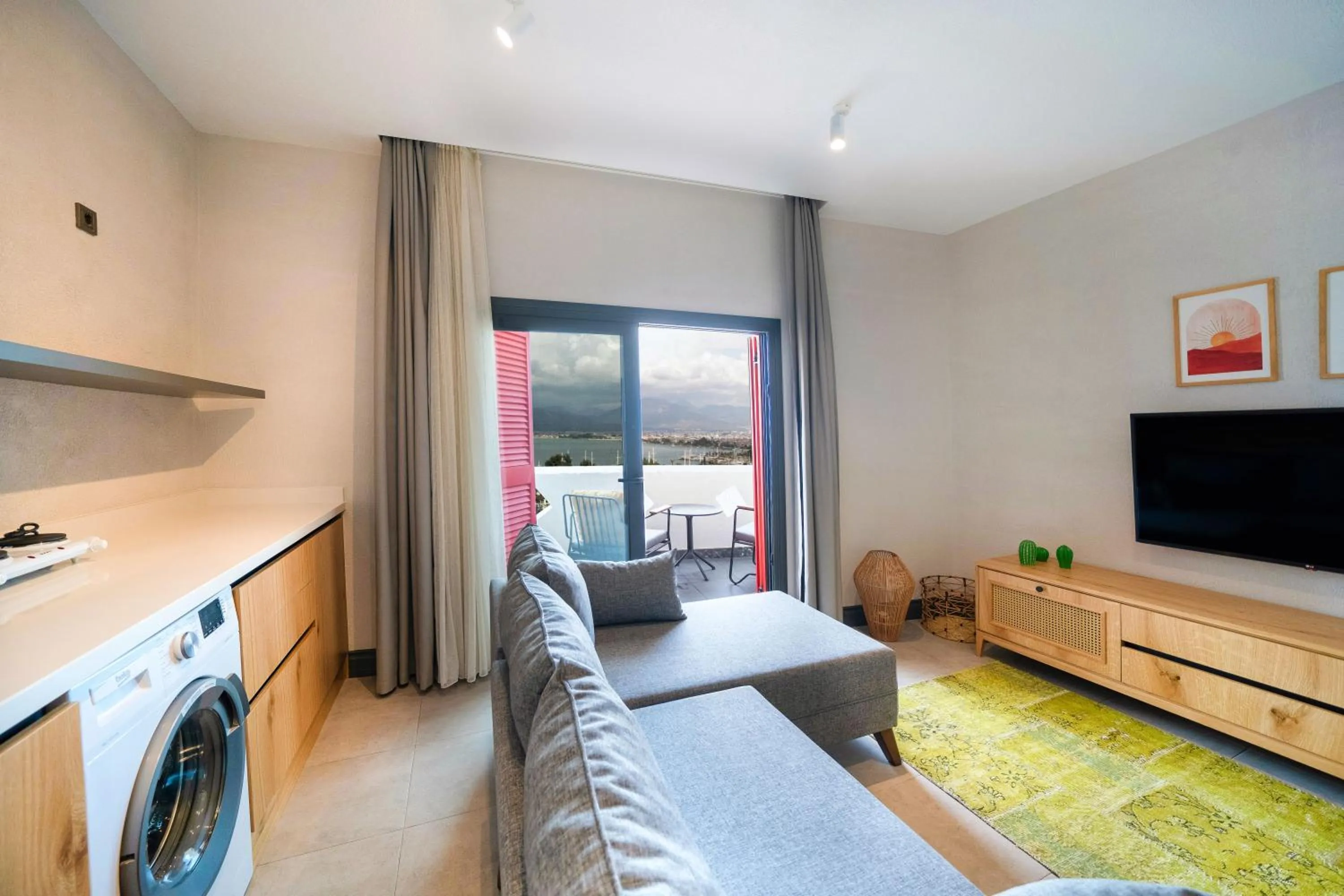 Living room in Reddoors Suites Sea View