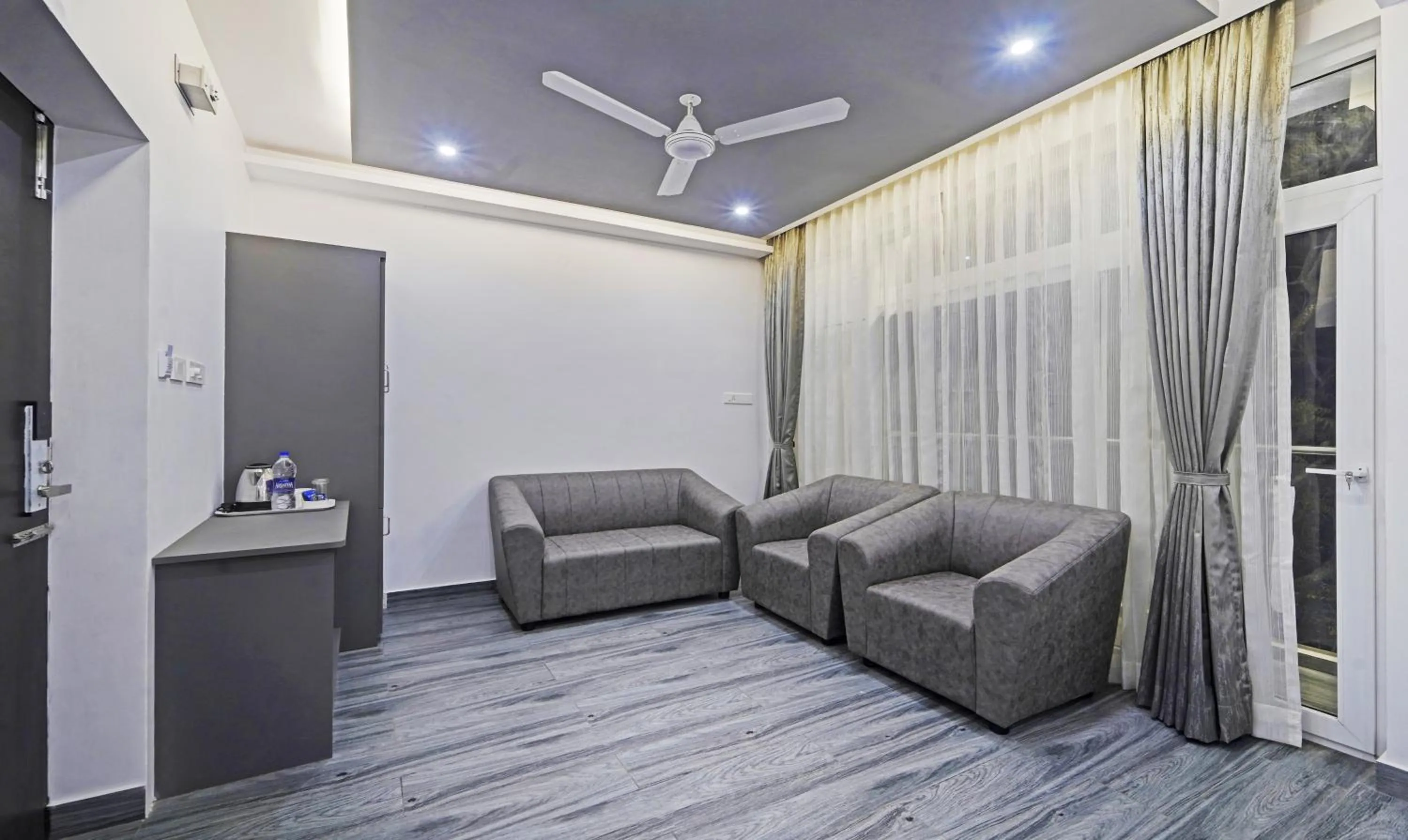 Seating area in Treebo Premium Raffis' Andalusia Bay Way