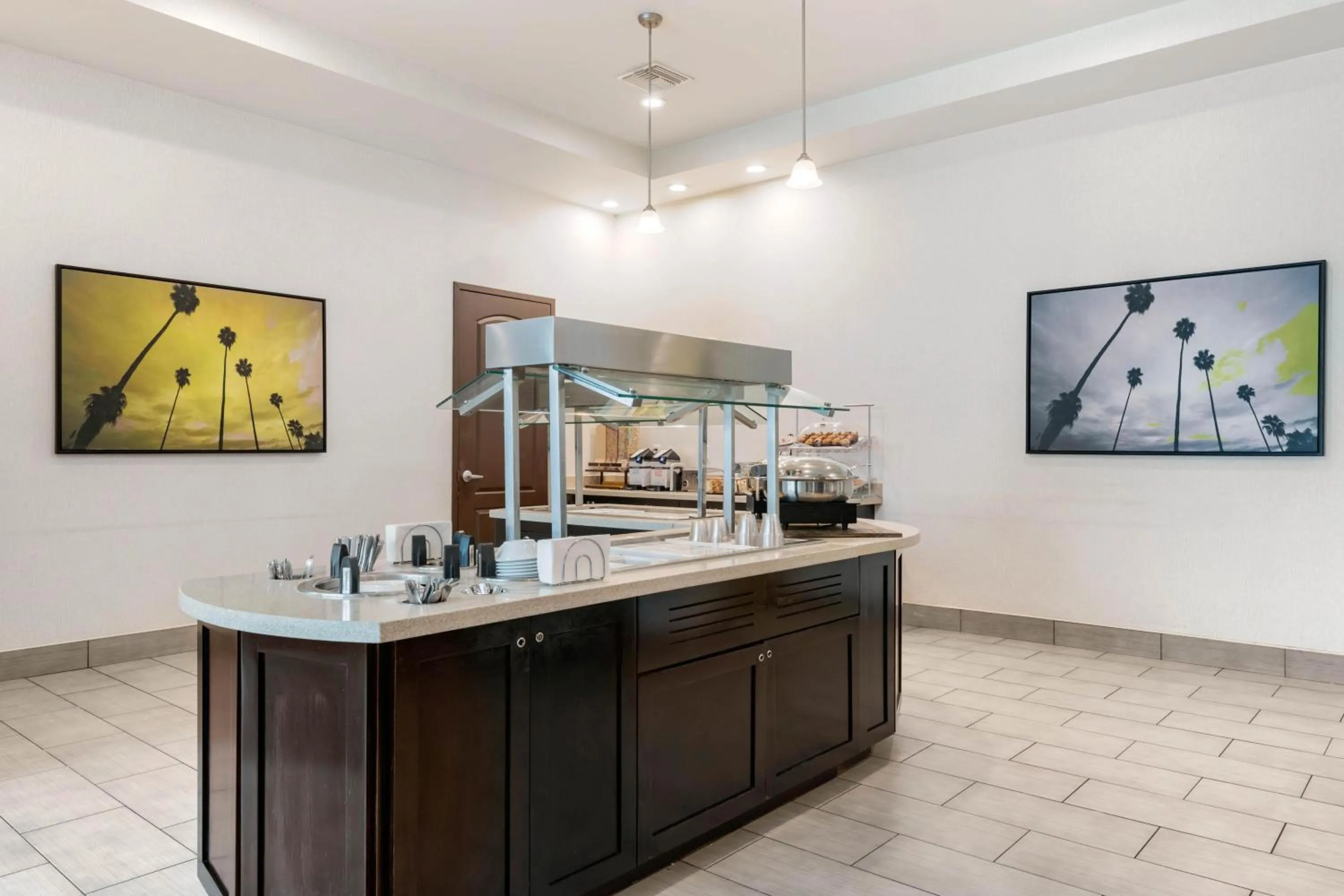 Restaurant/places to eat in Staybridge Suites St. Petersburg FL by IHG