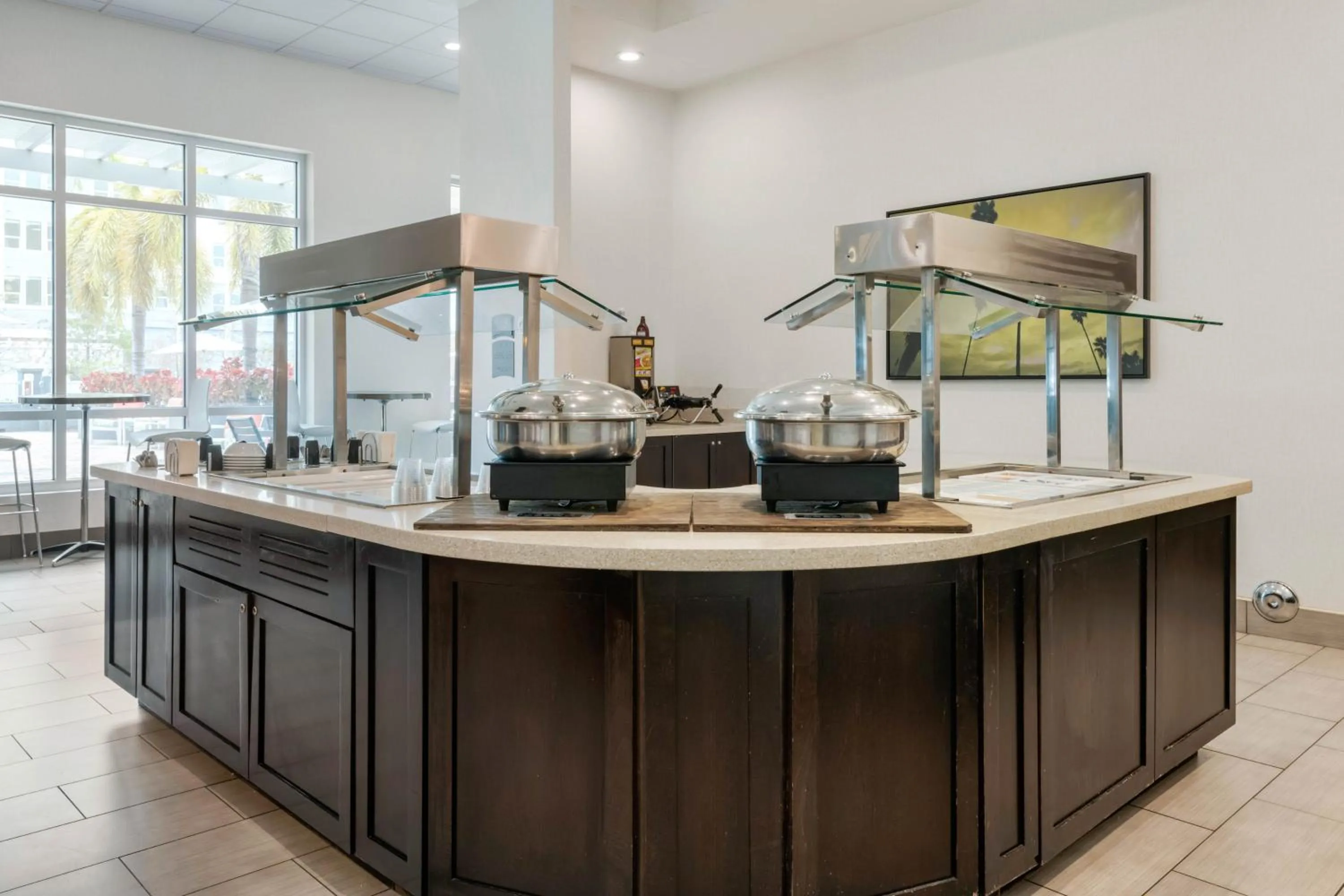 Restaurant/places to eat in Staybridge Suites St. Petersburg FL by IHG