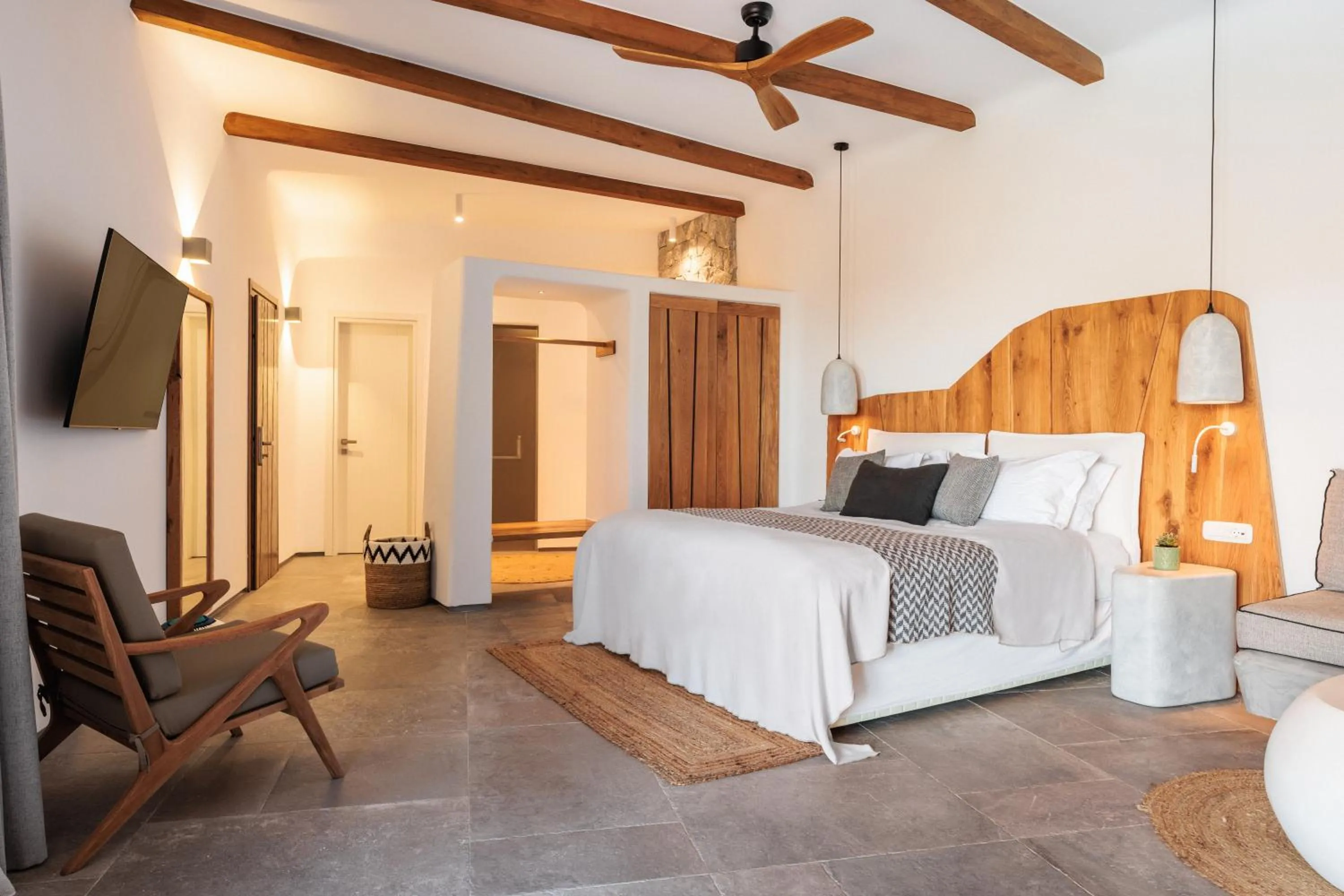 Photo of the whole room, Bed in Mileo