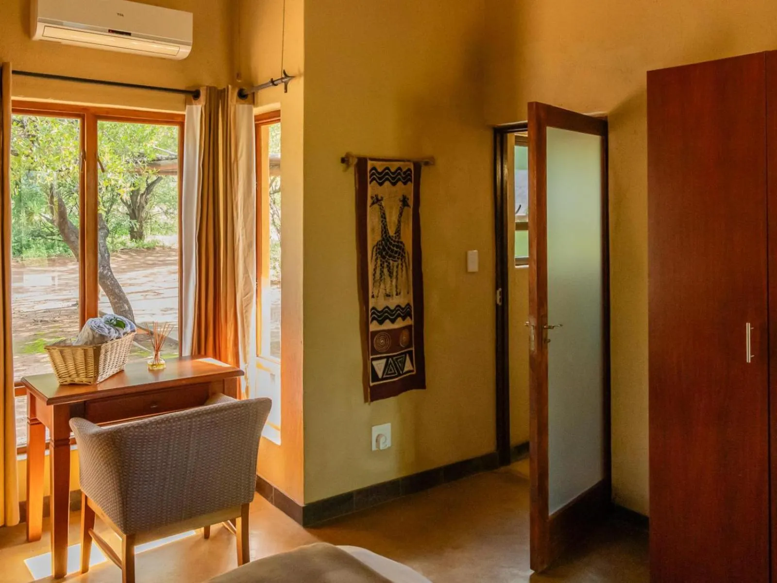 Photo of the whole room in Impala Cottage