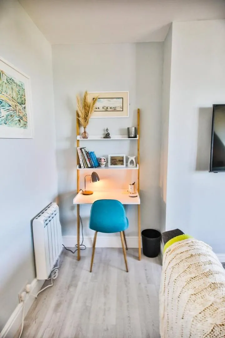 Living room, Bed in The Lookout - Hastings