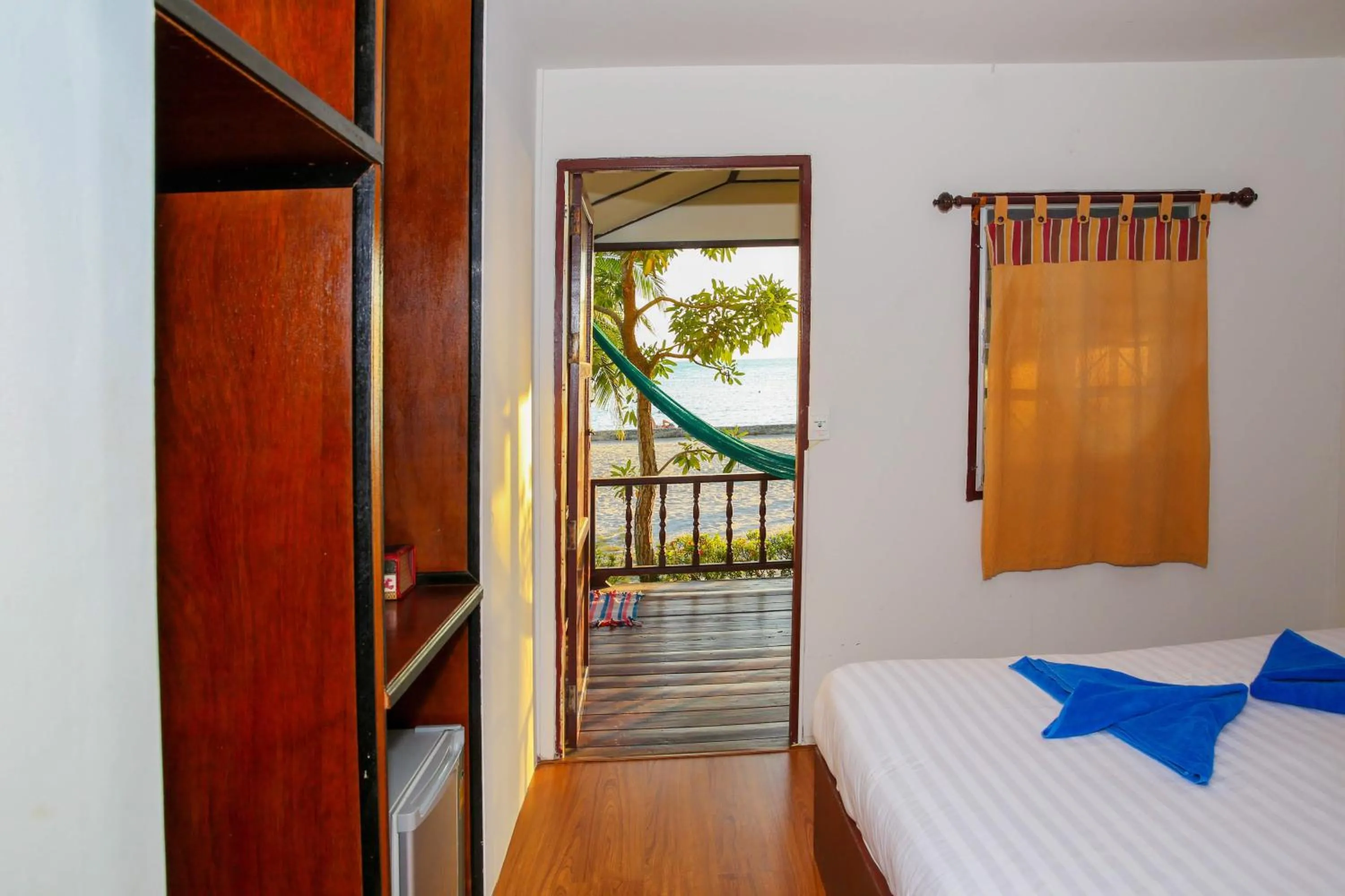 Balcony/Terrace, Bed in Laemson Resort