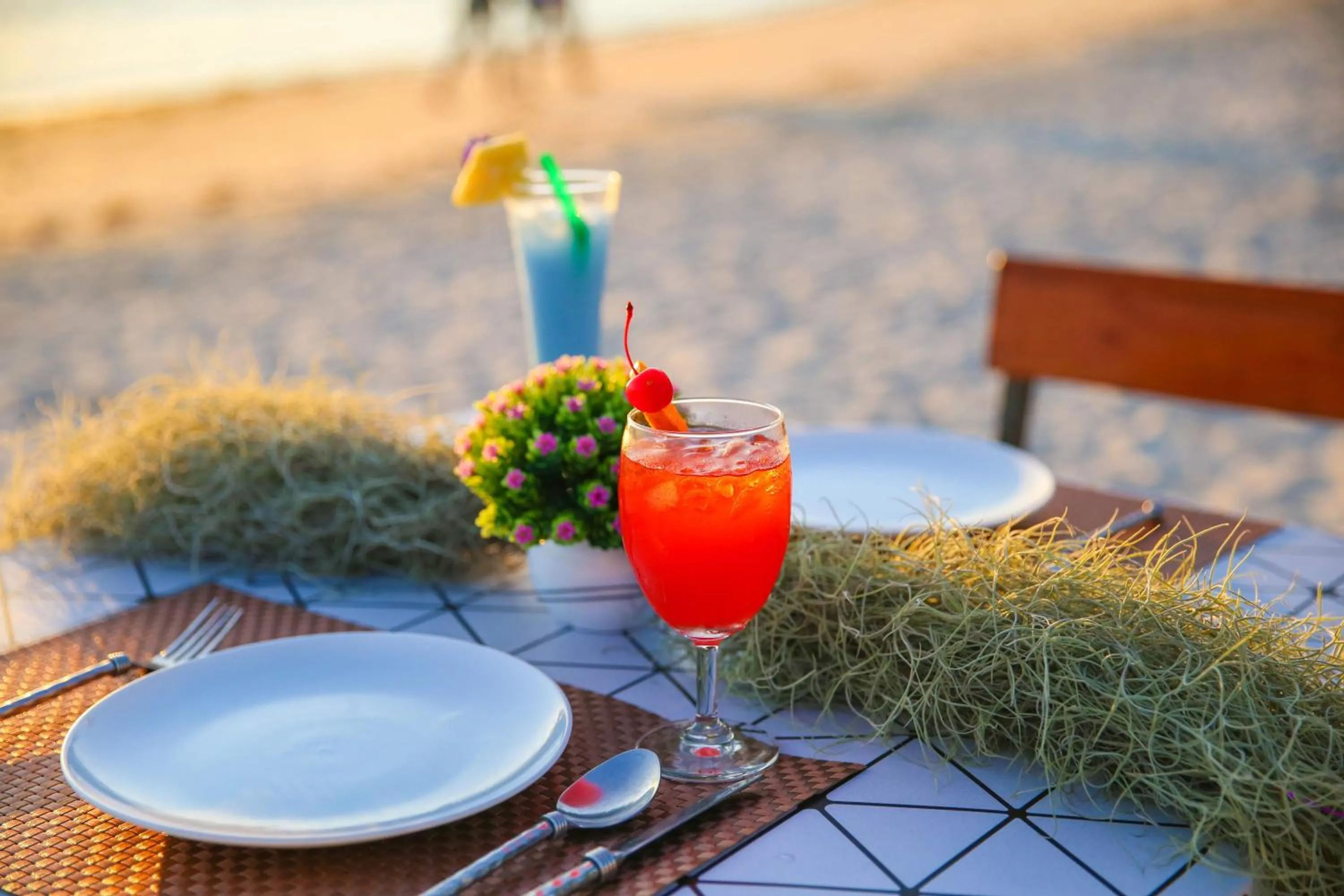 Food and drinks in Laemson Resort