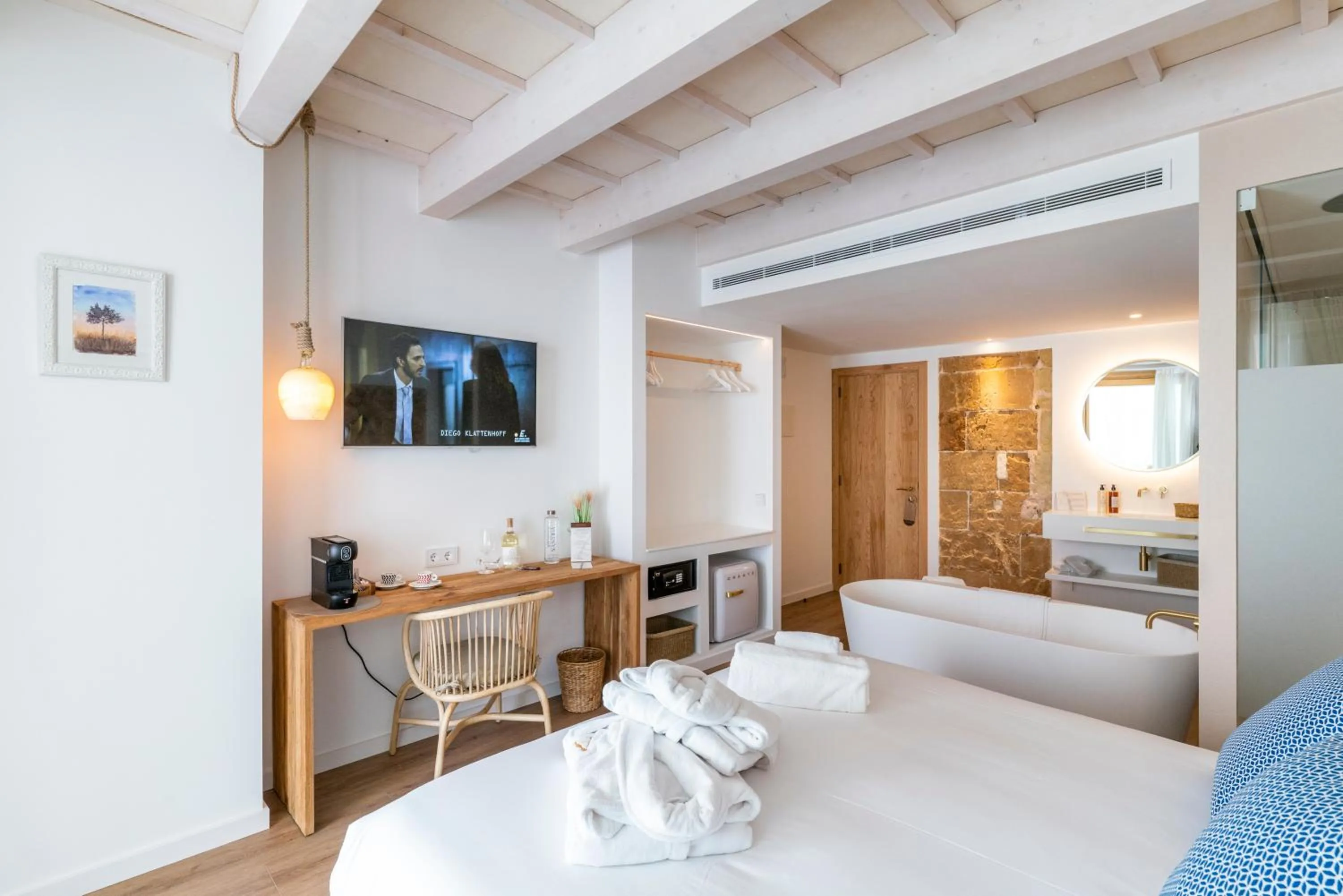 Bed in Hotel S'Antiga Adults Only