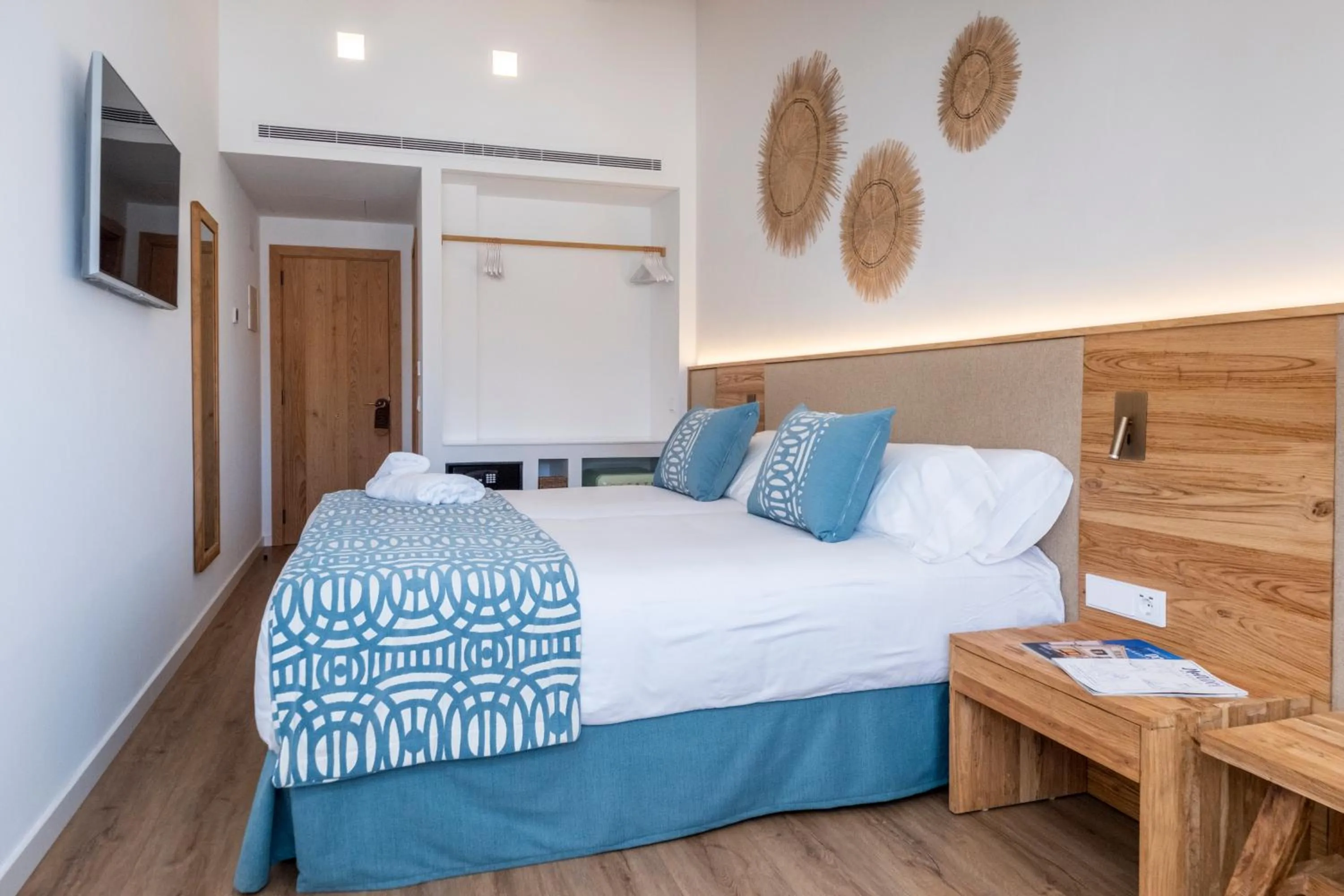 Bed in Hotel S'Antiga Adults Only