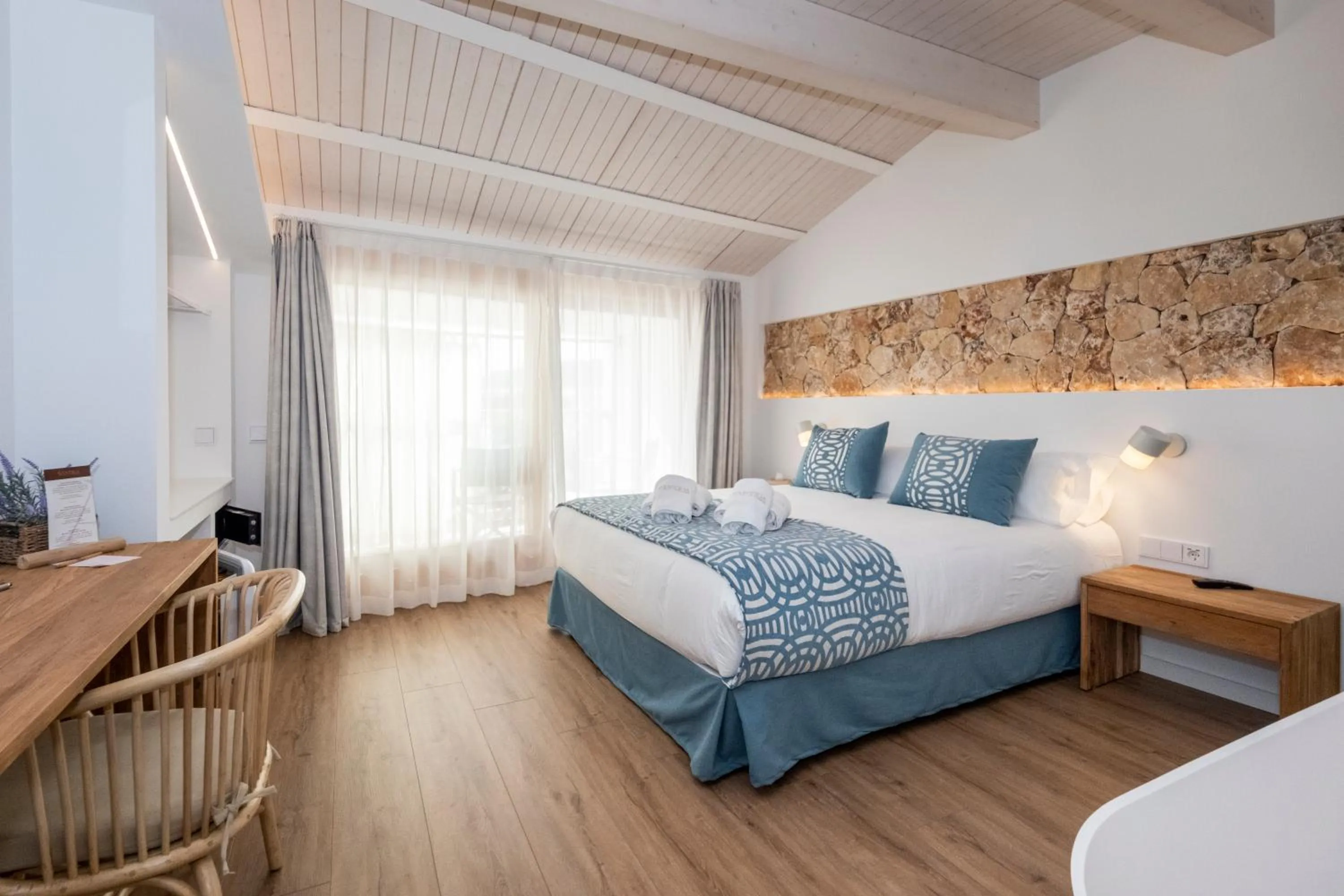 Bed in Hotel S'Antiga Adults Only