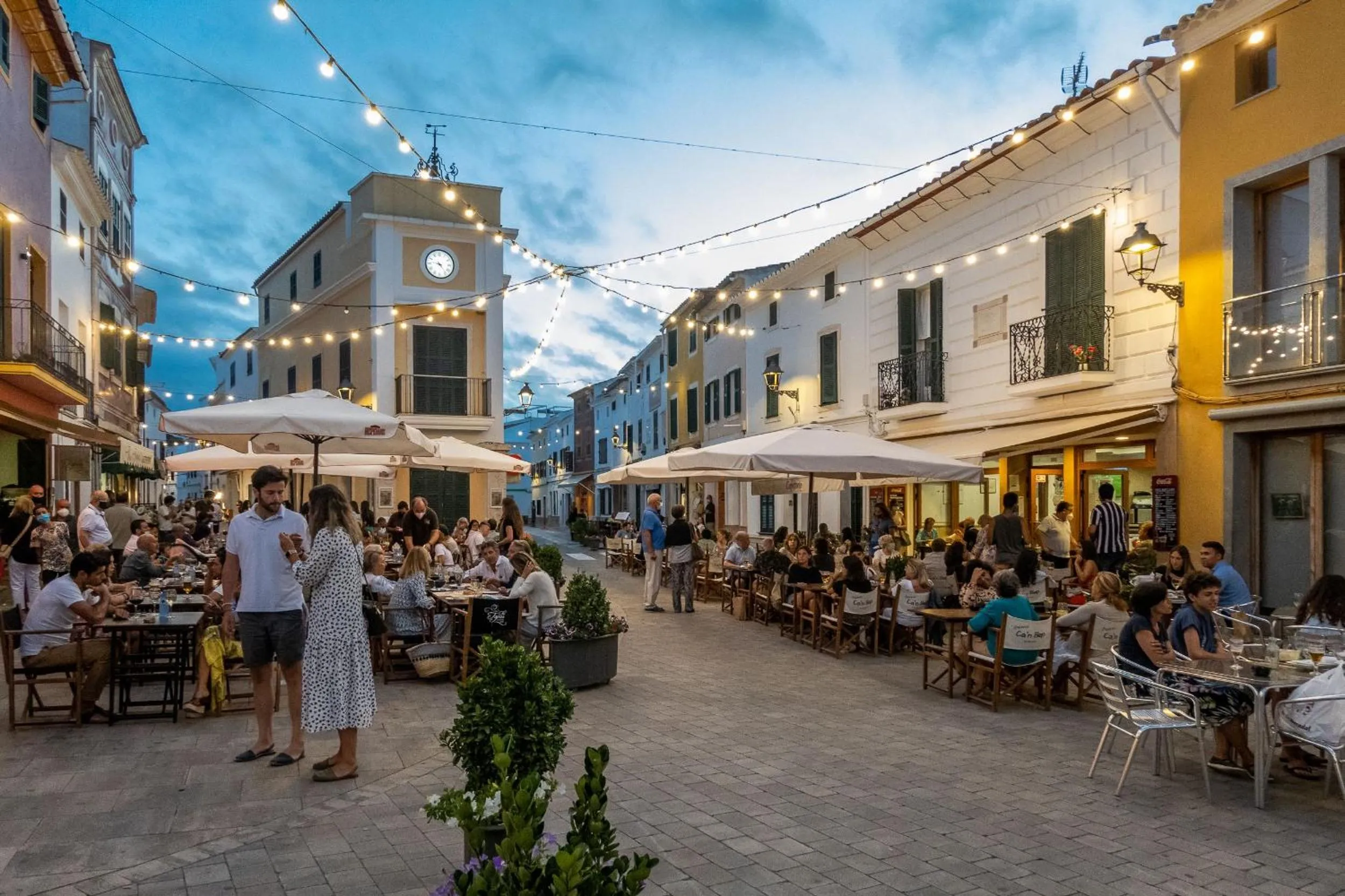 Evening entertainment in Hotel S'Antiga Adults Only