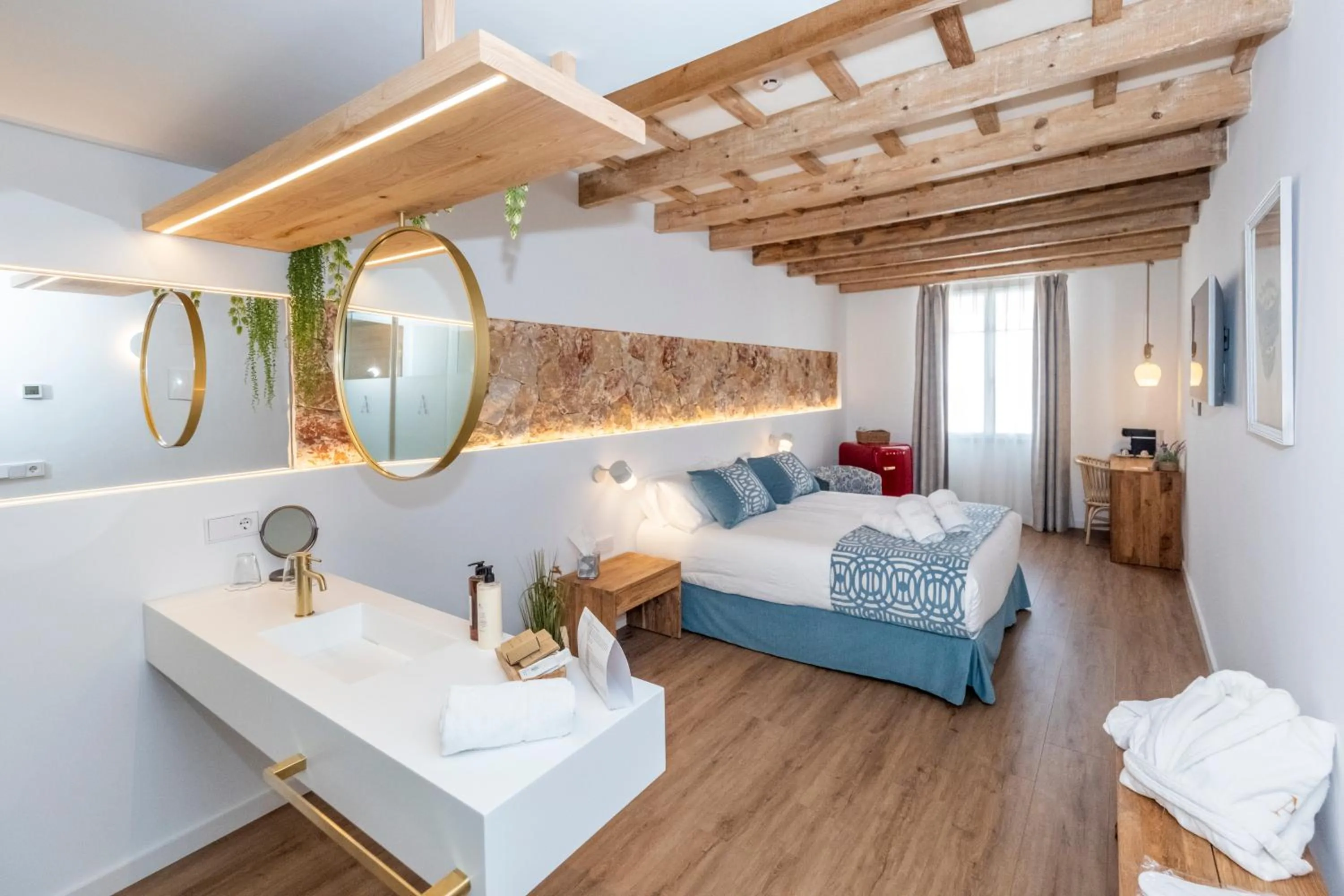 Bed in Hotel S'Antiga Adults Only