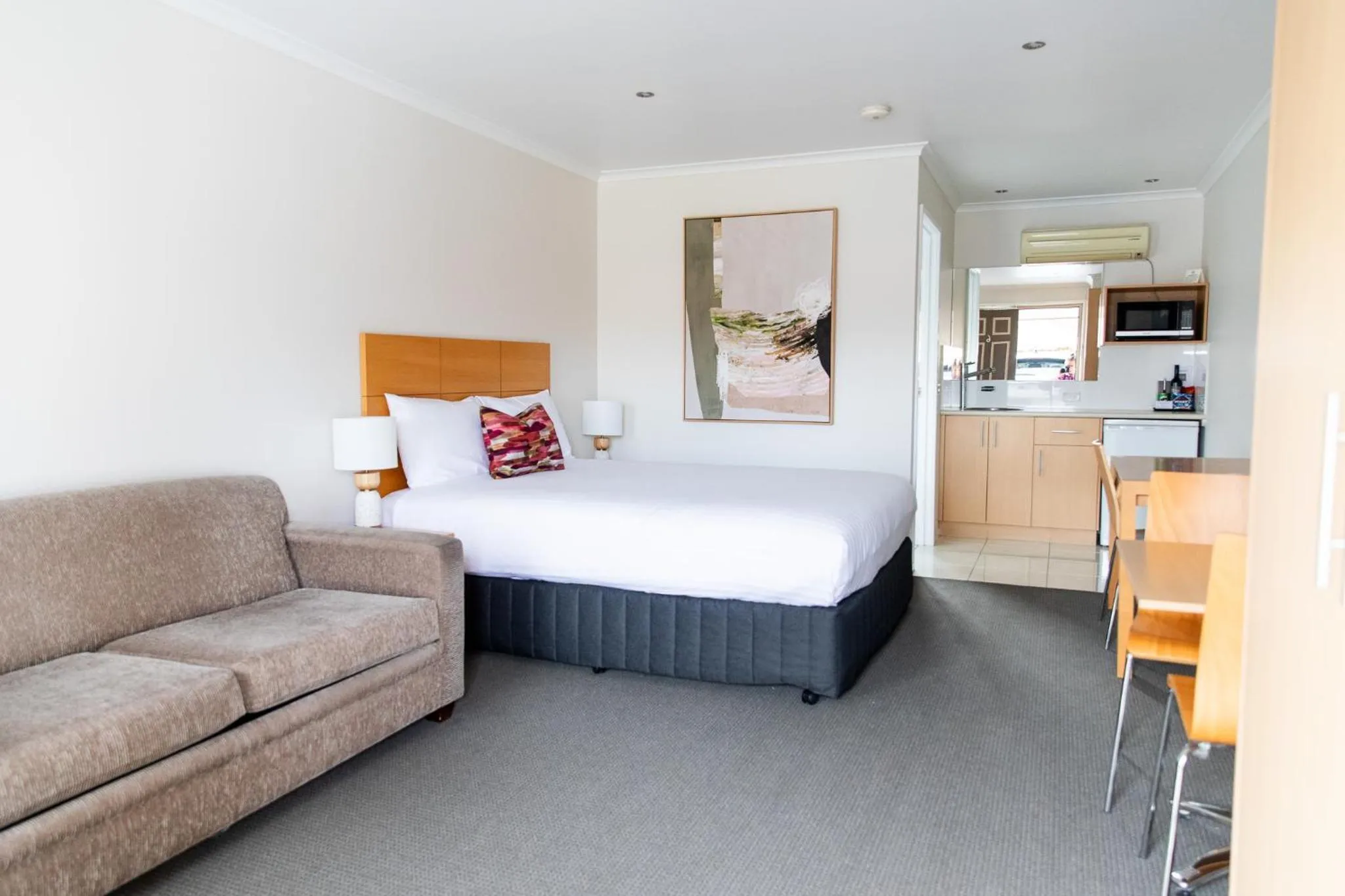 Bed in Tea House Motor Inn