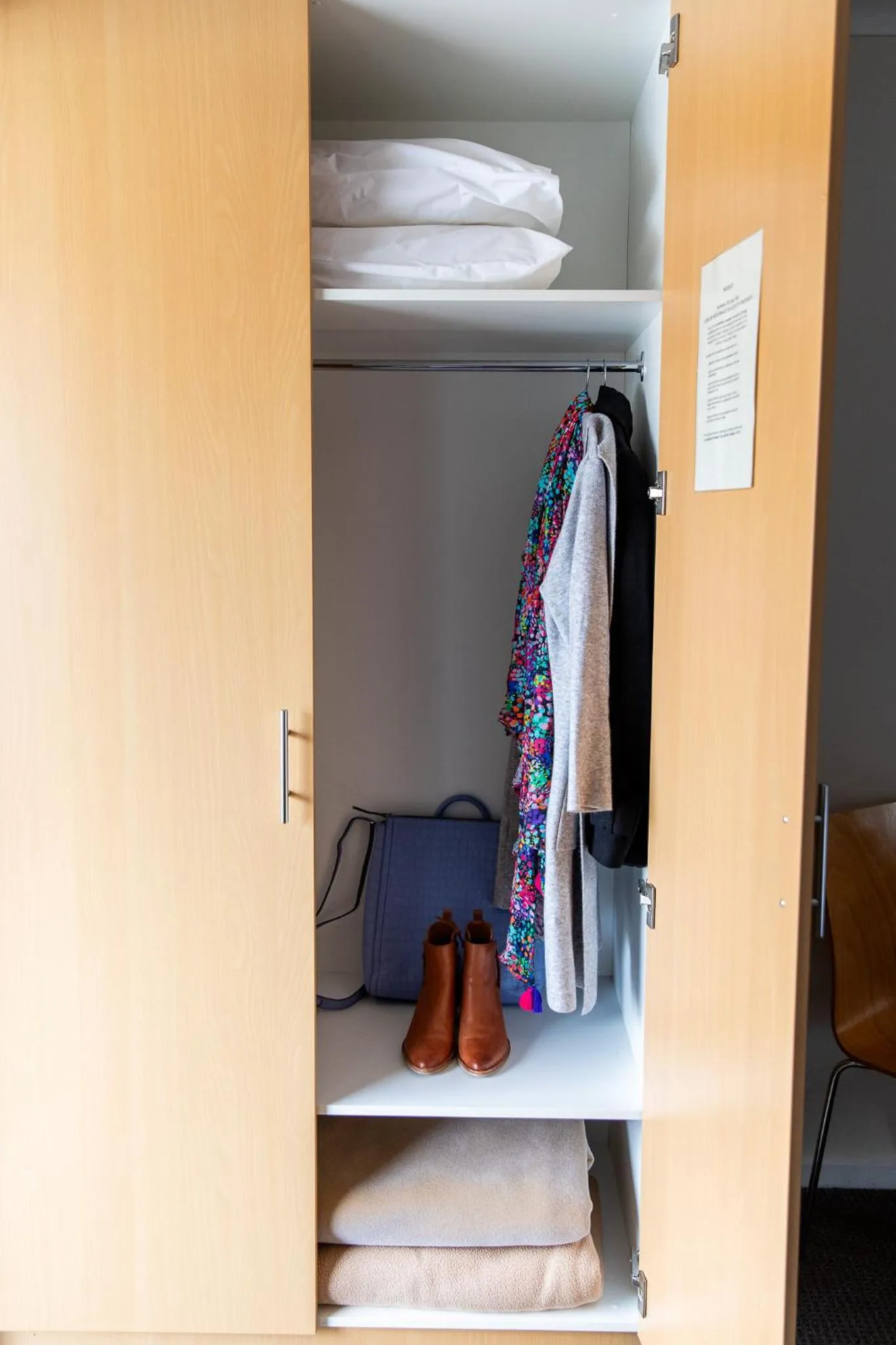 Seating area in Tea House Motor Inn