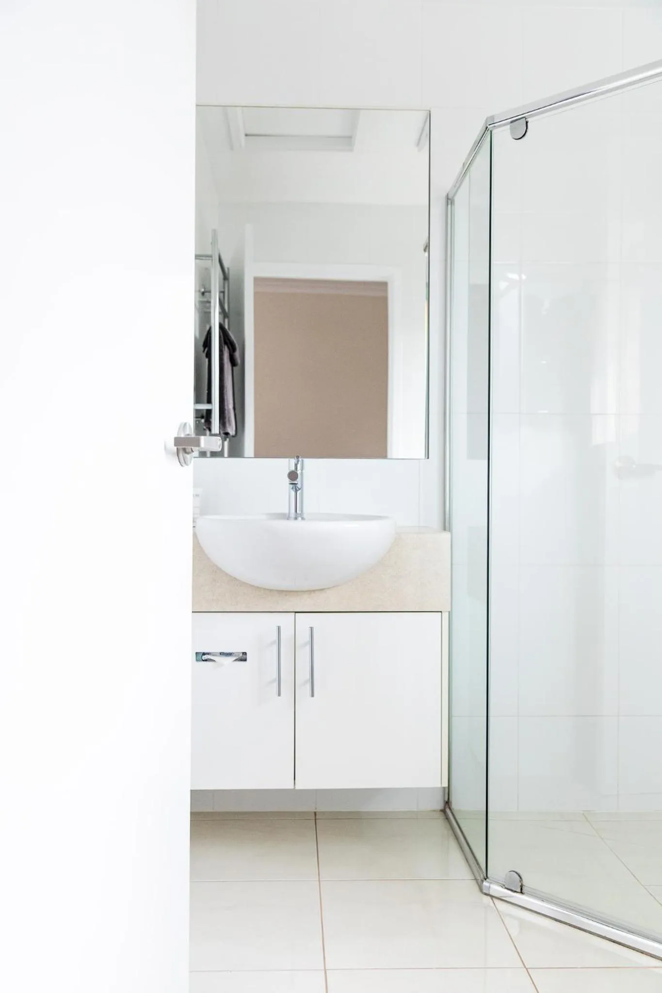 Bathroom in Tea House Motor Inn