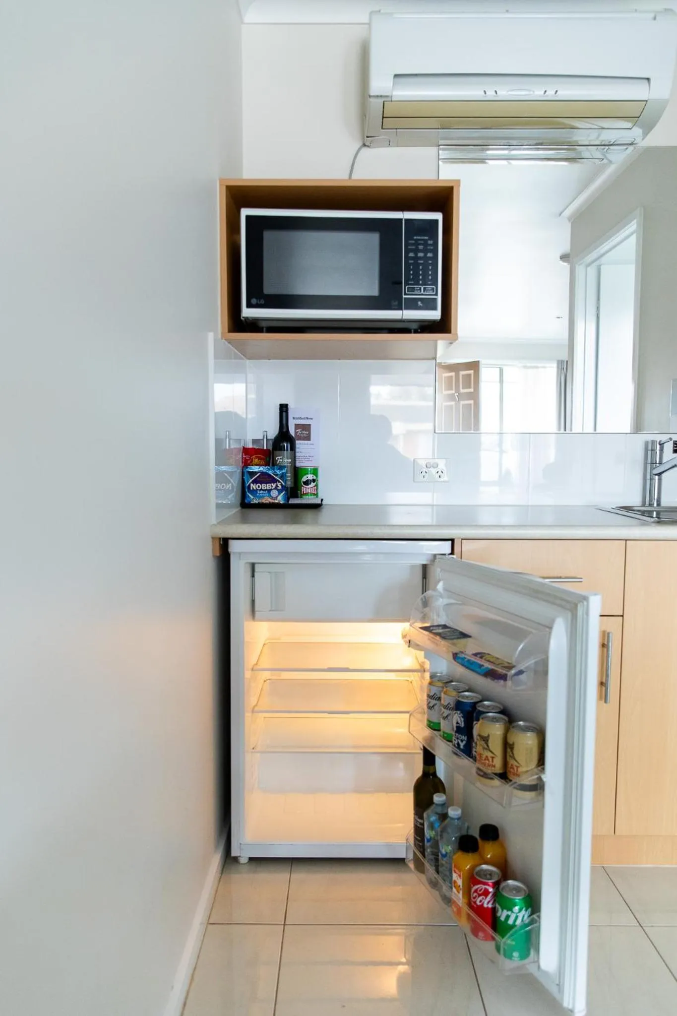 Kitchen or kitchenette in Tea House Motor Inn