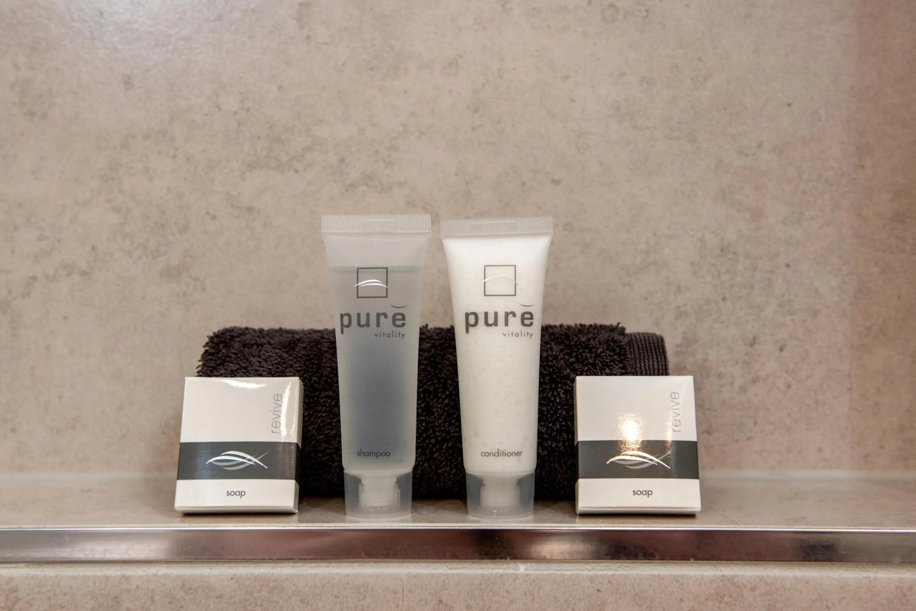 Bathroom in Tea House Motor Inn