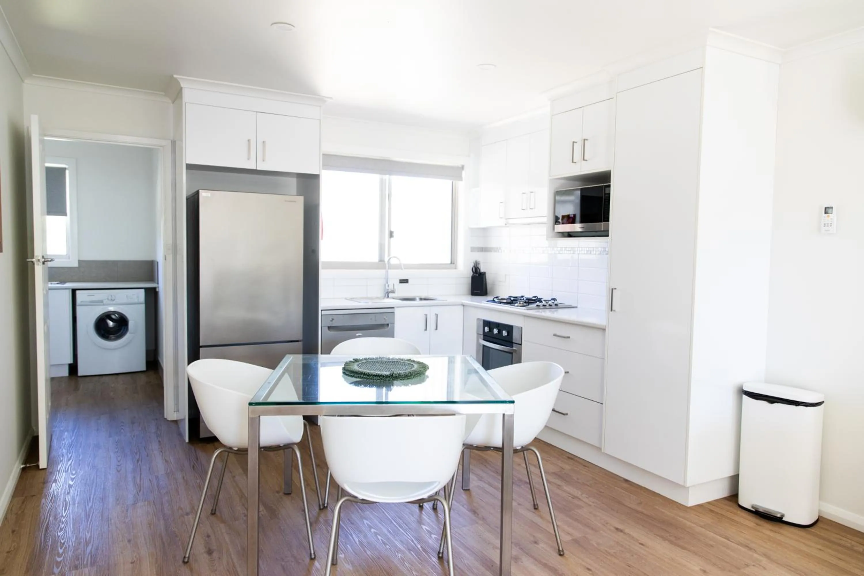 kitchen in Tea House Motor Inn