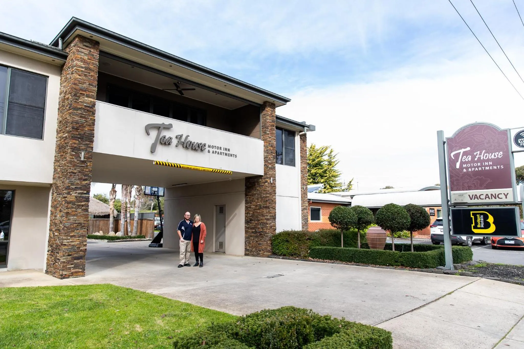 Property logo or sign in Tea House Motor Inn