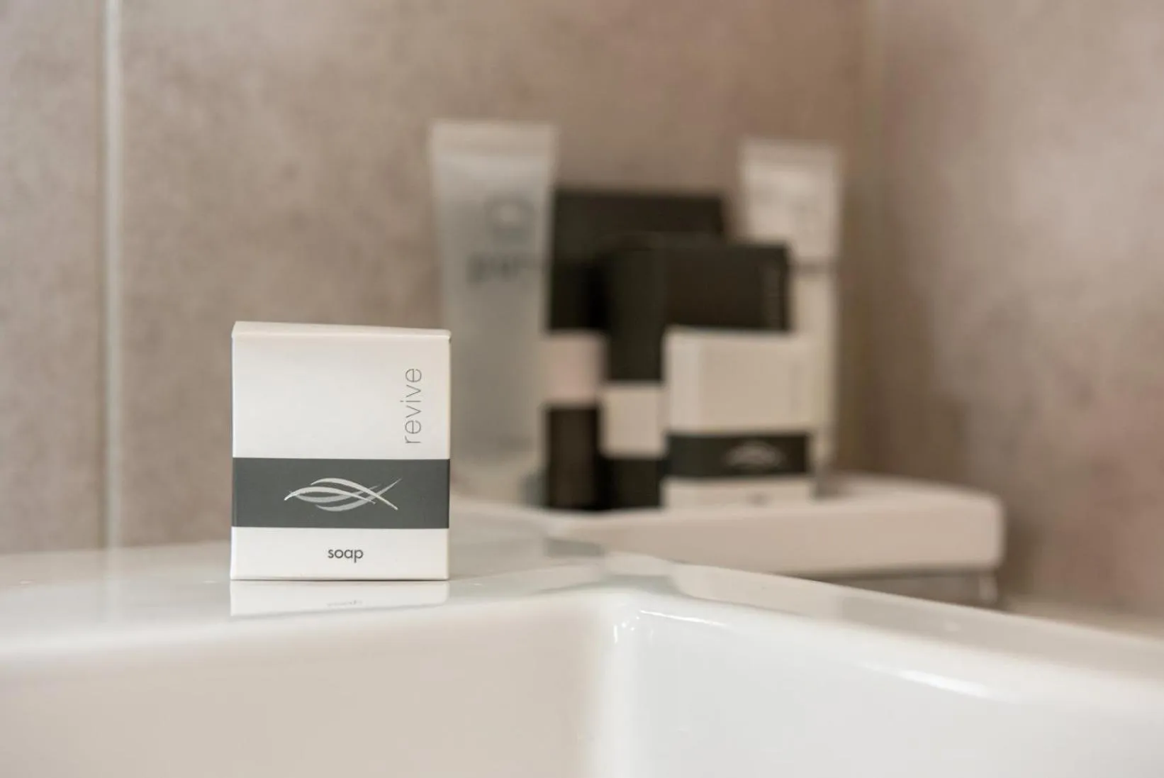 Bathroom in Tea House Motor Inn