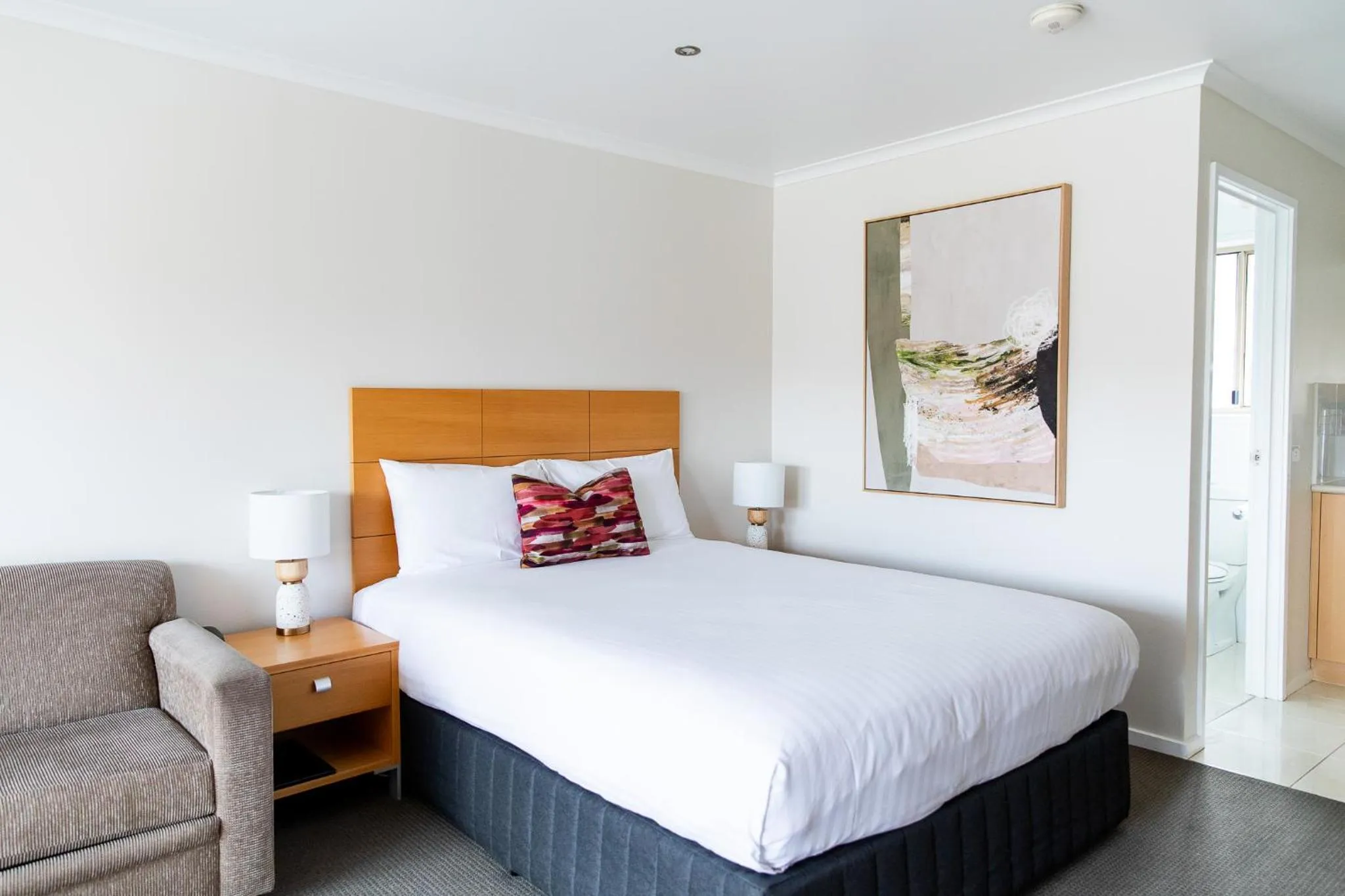 Bed in Tea House Motor Inn