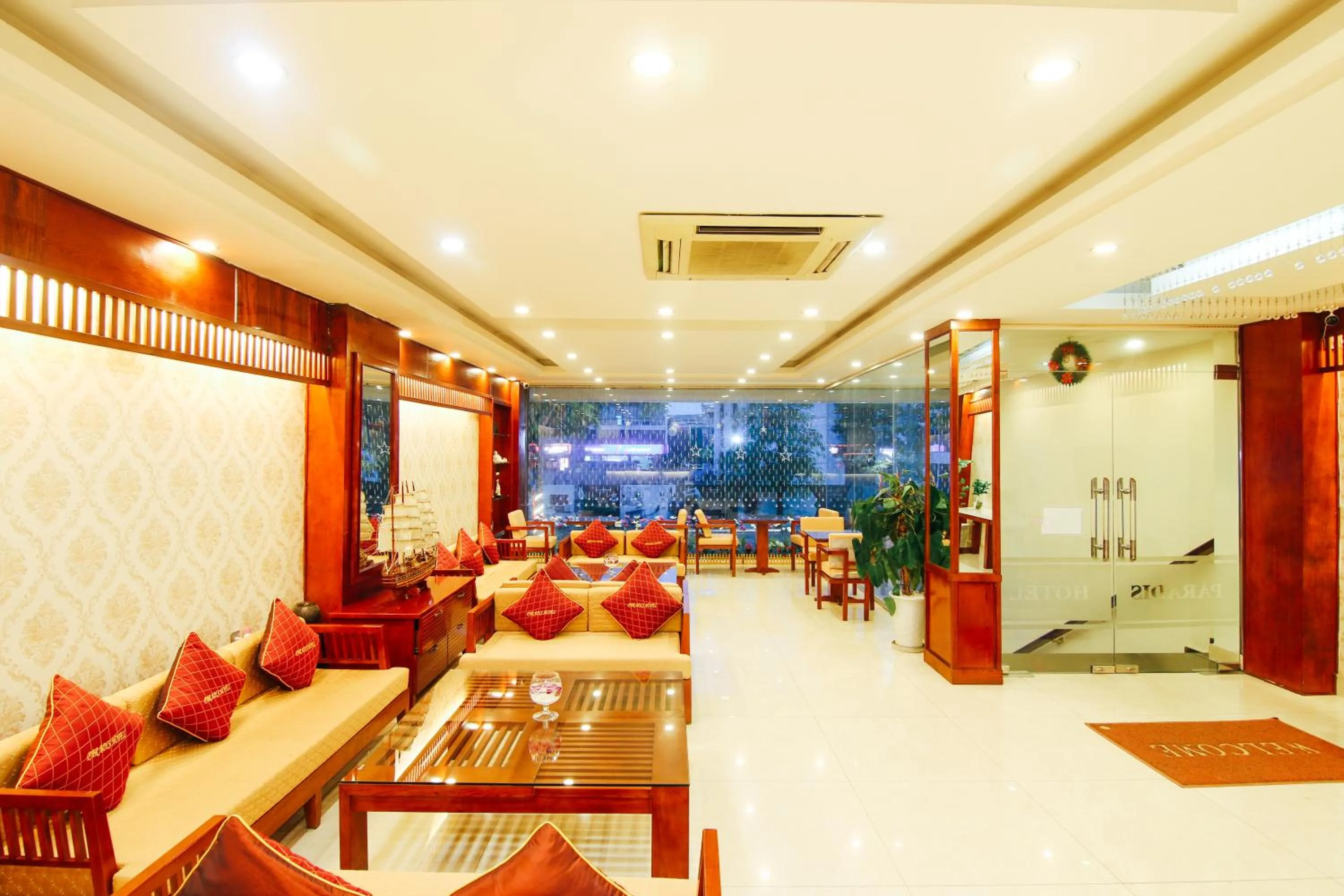 TV and multimedia in Paradis Hotel