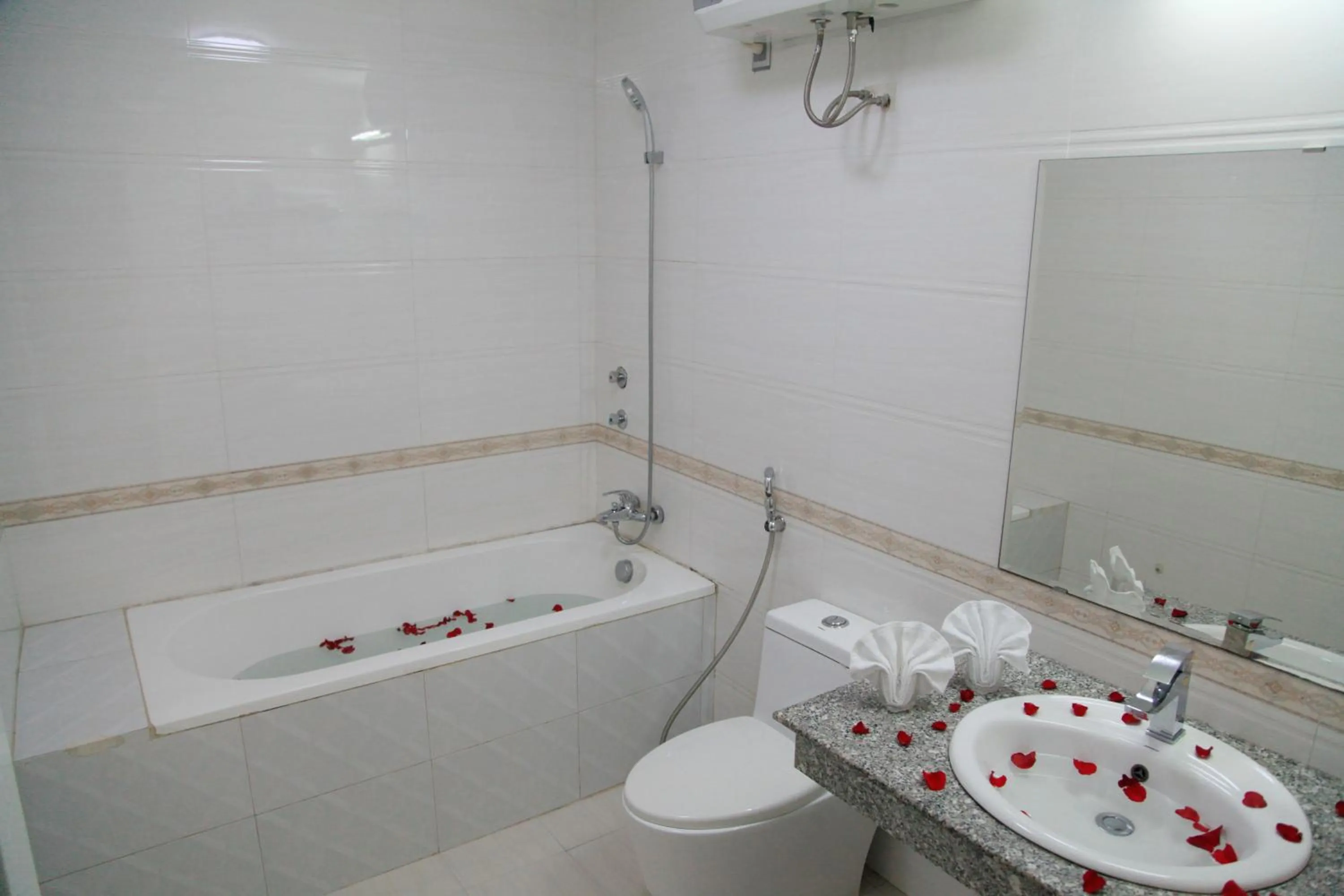 Toilet in Paradis Hotel