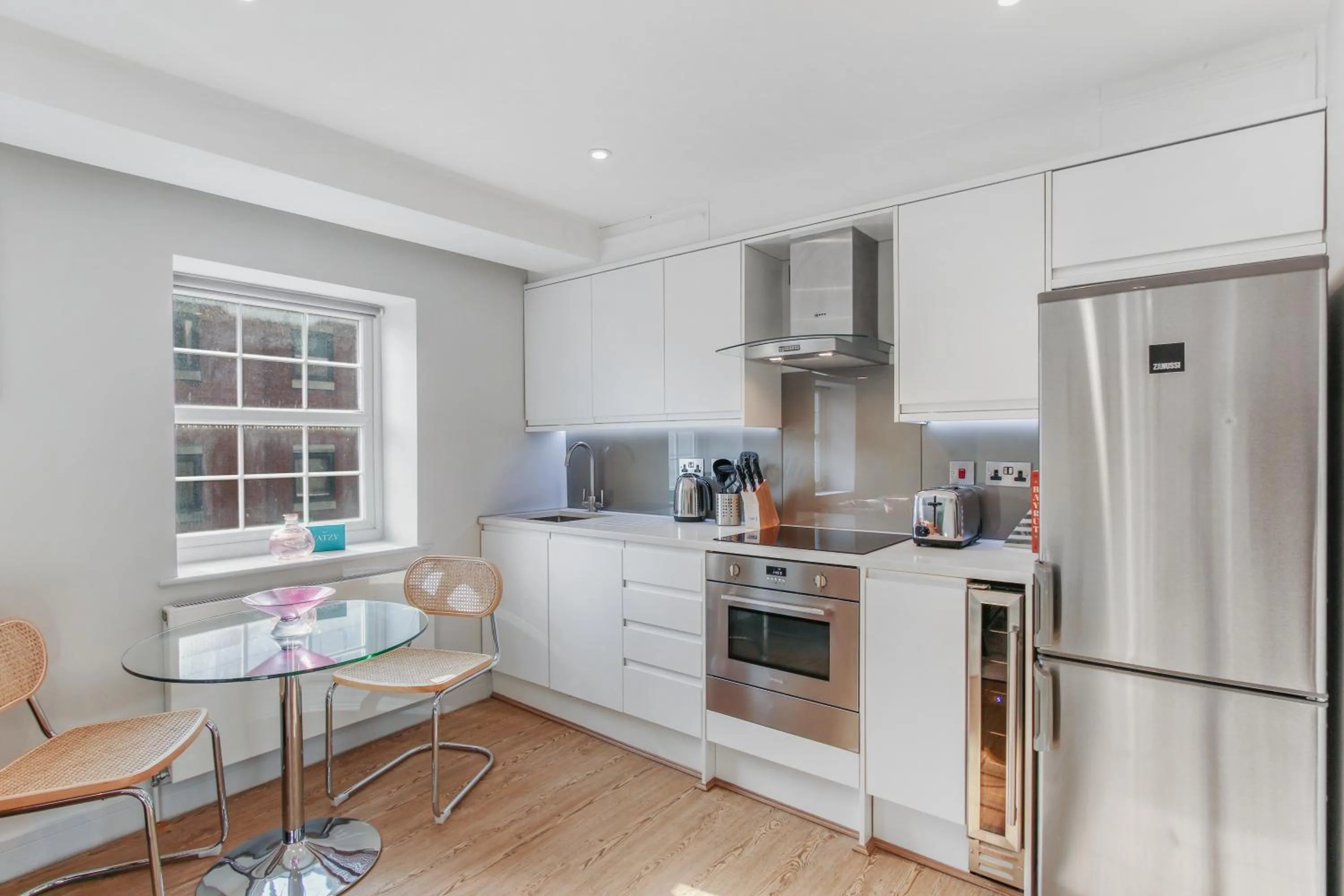 Kitchen or kitchenette in Cleveland Street by Aeria Apartments