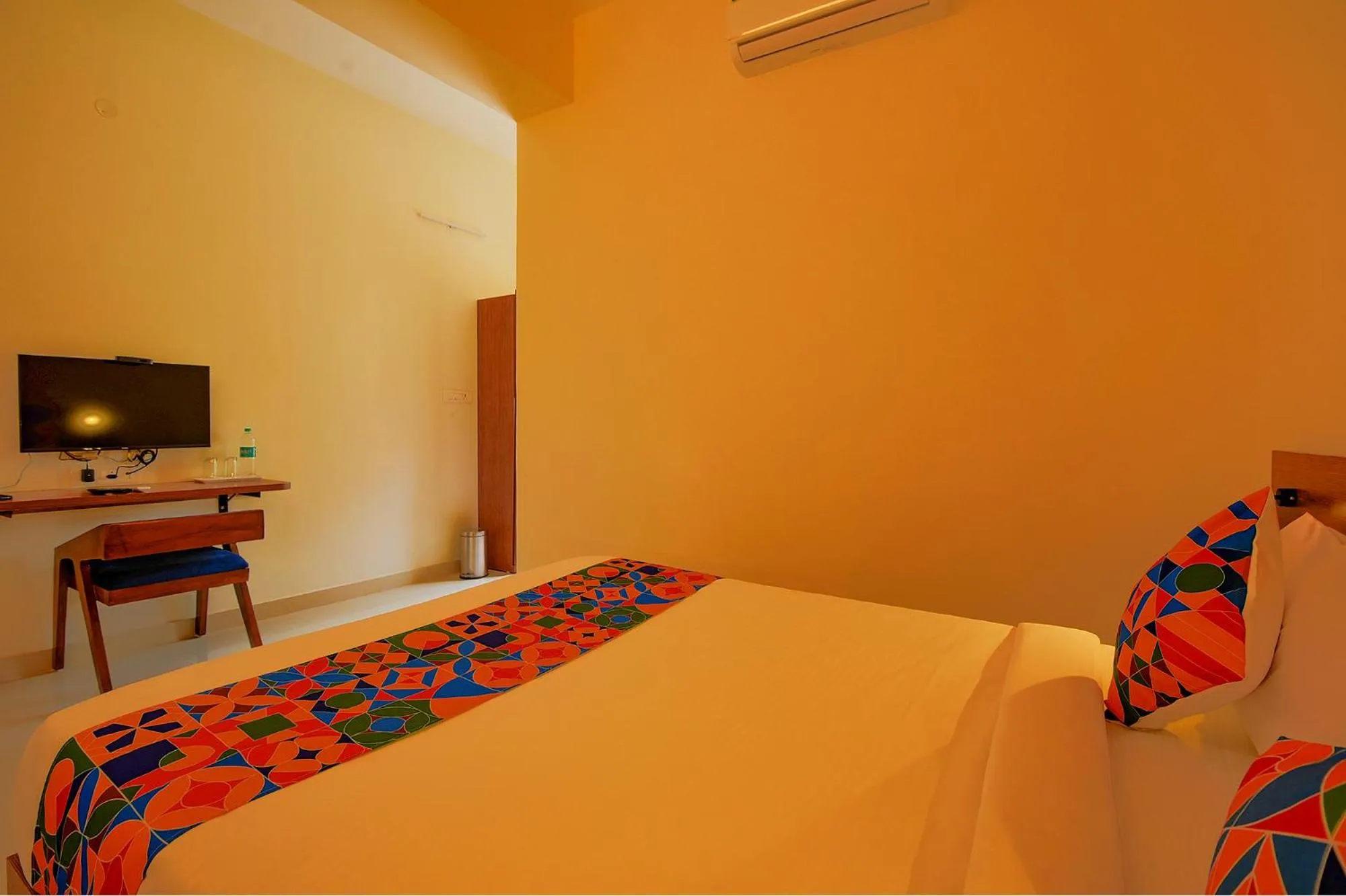 TV and multimedia, Bed in FabHotel GR Lake View - BTM Layout