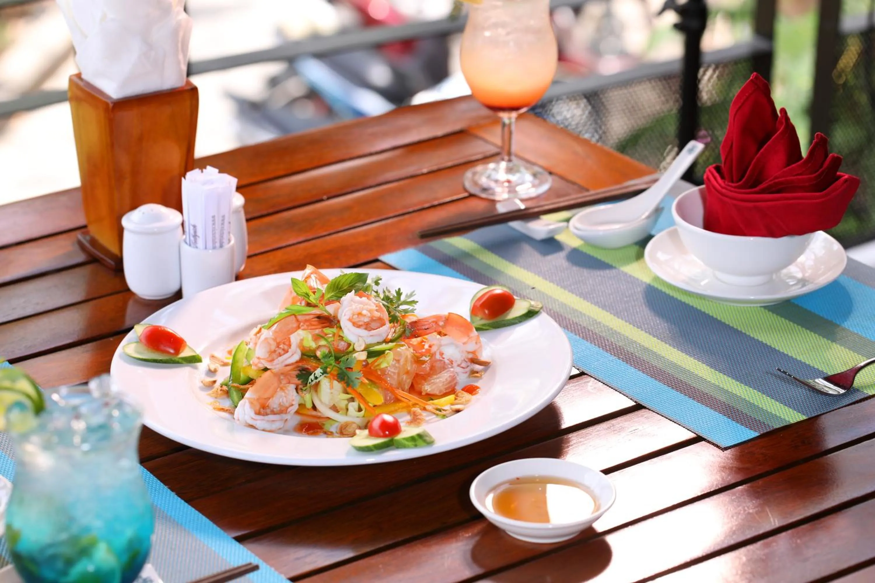 Food and drinks in Victoria Nui Sam Lodge