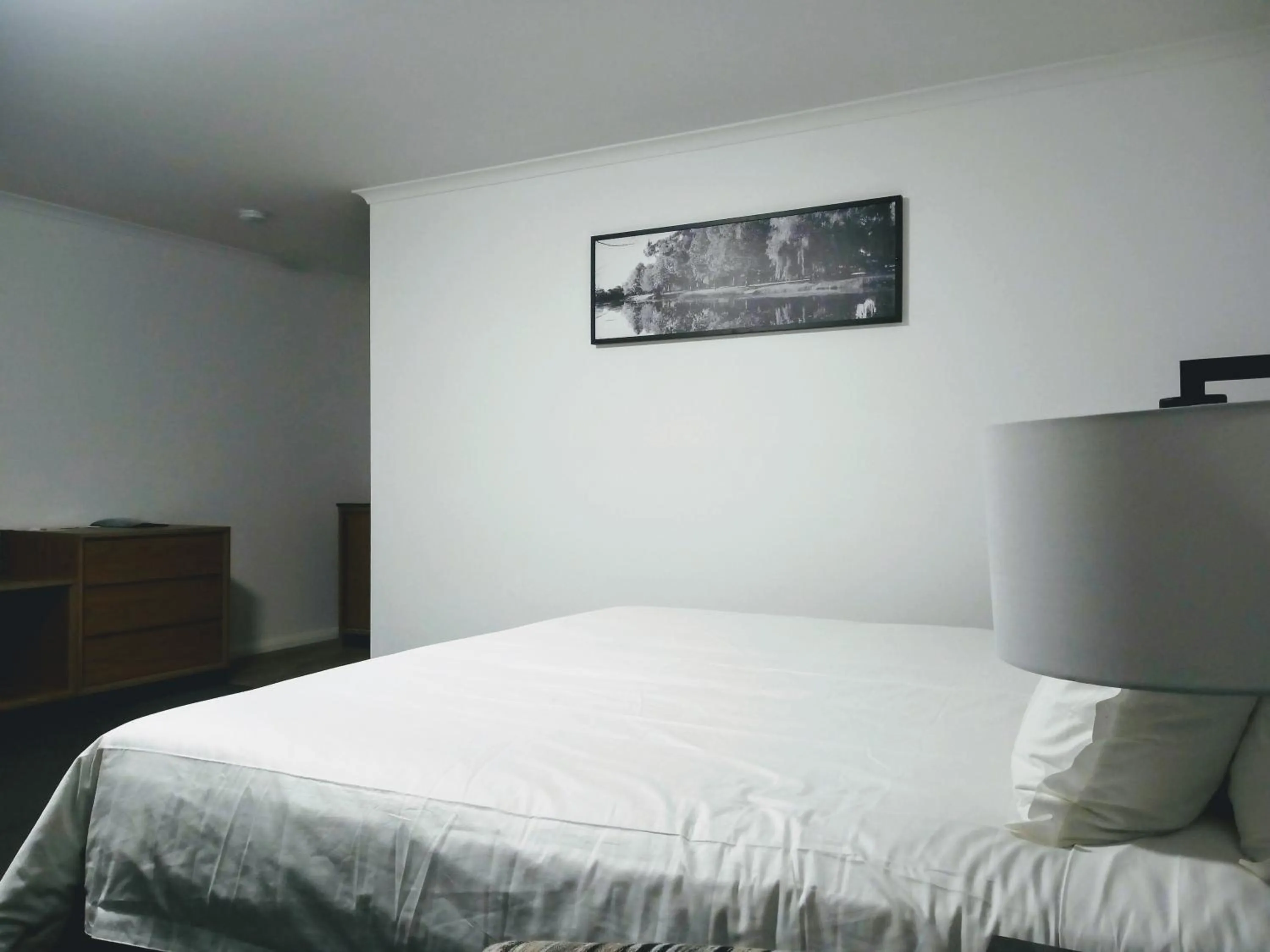 Bed in Winning Post Motor Inn