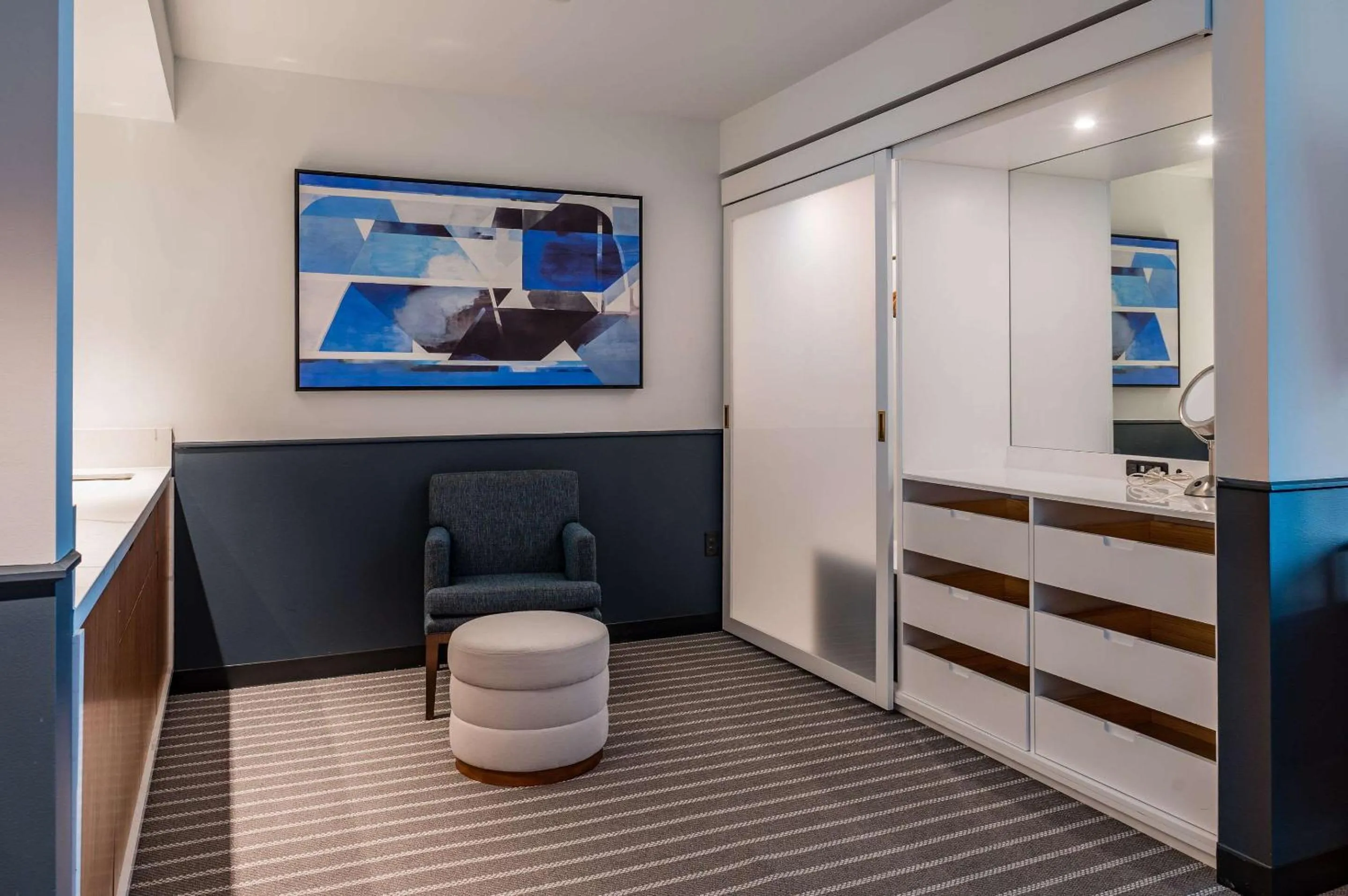 Bedroom in Cambria Hotel Boston Somerville