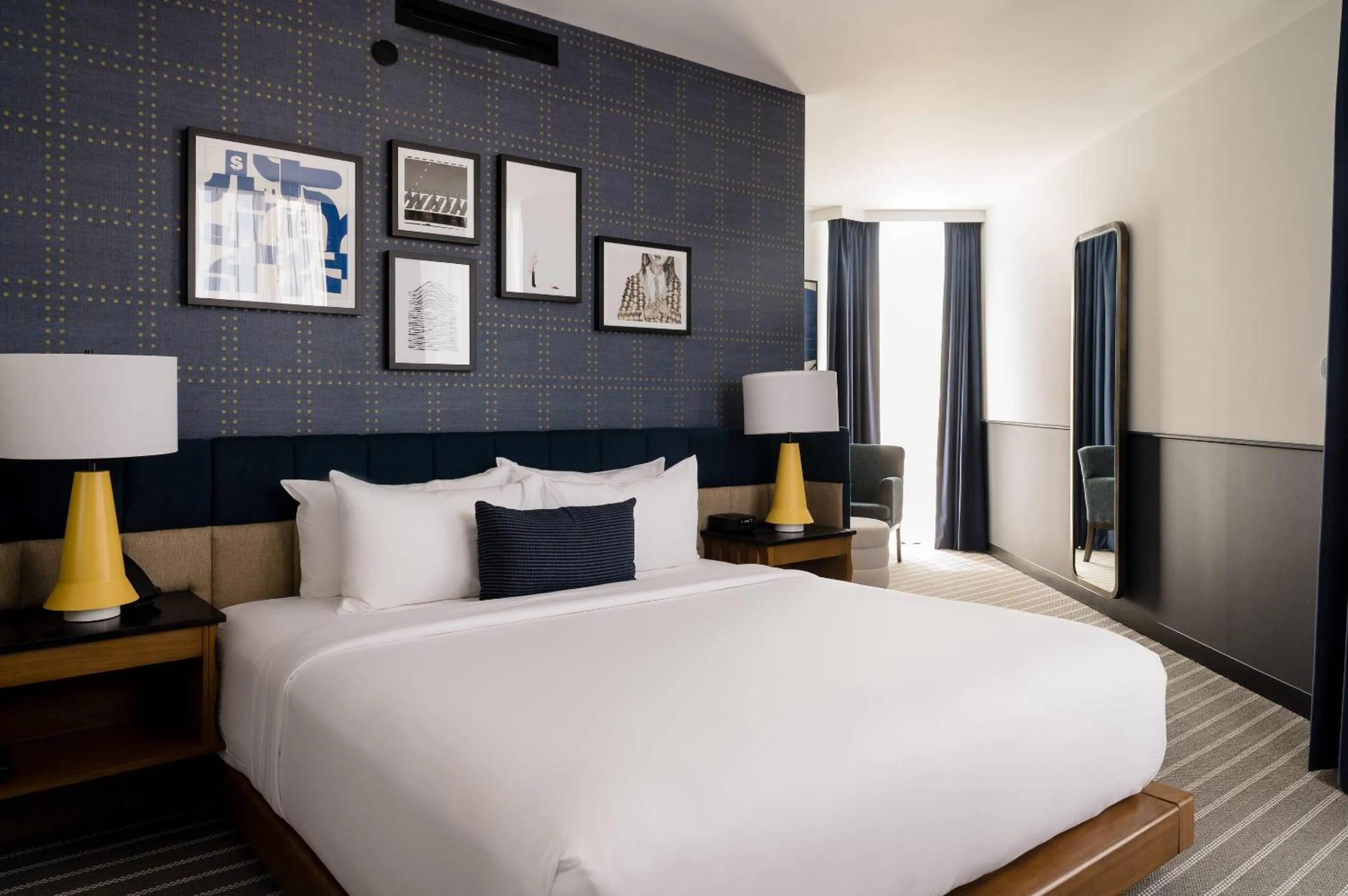 Bedroom, Bed in Cambria Hotel Boston Somerville