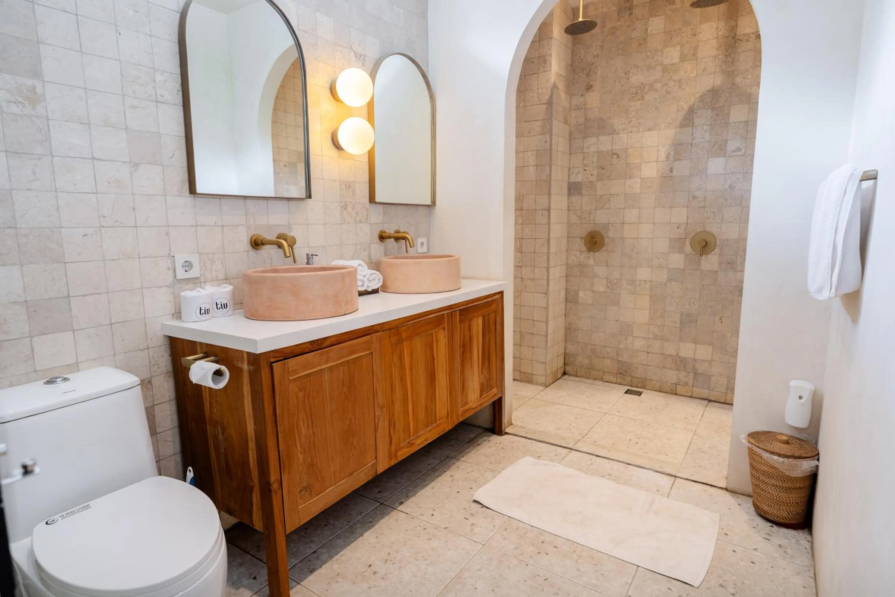 Shower in Tiu Oasis Lombok