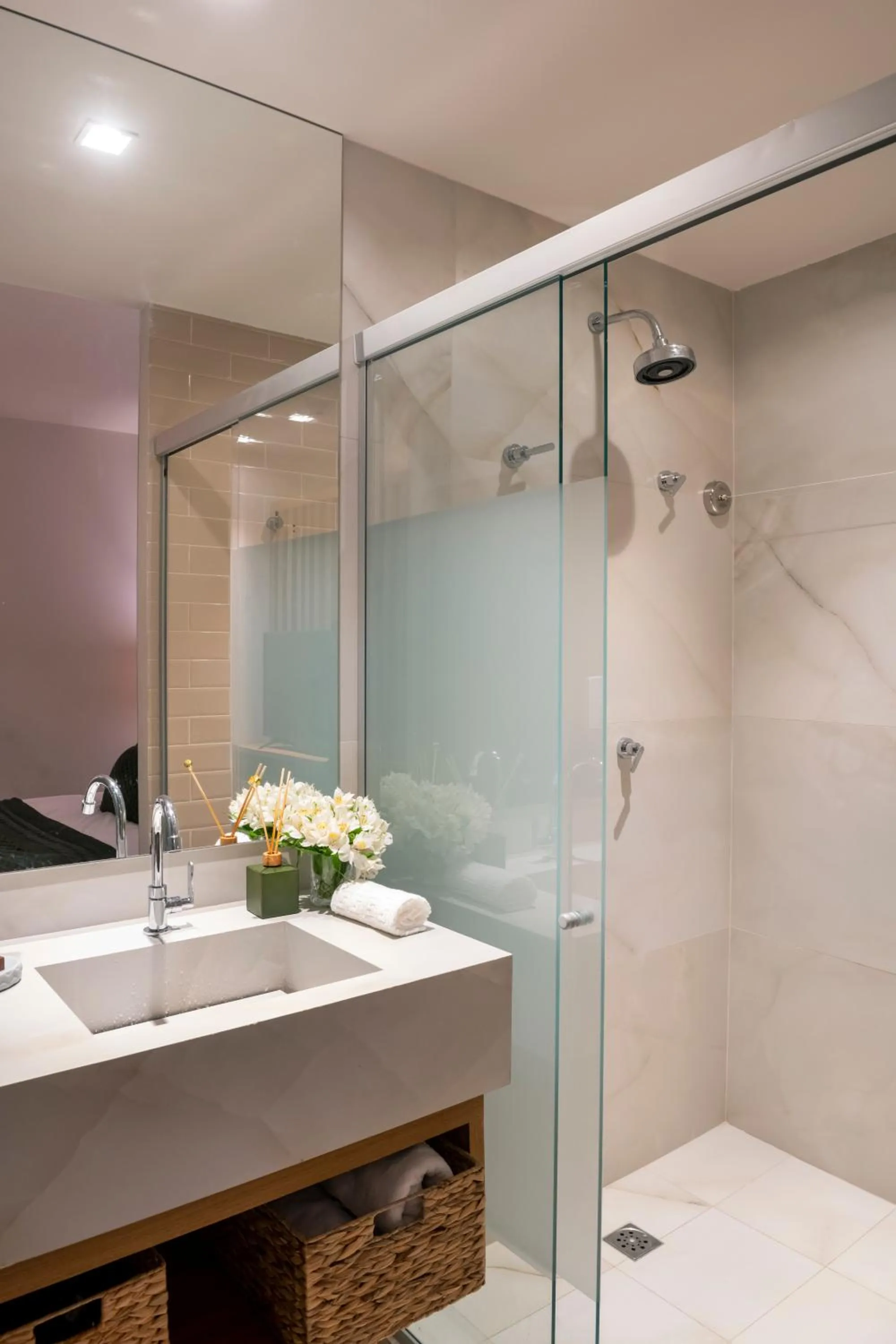 Shower in Canto Hotel