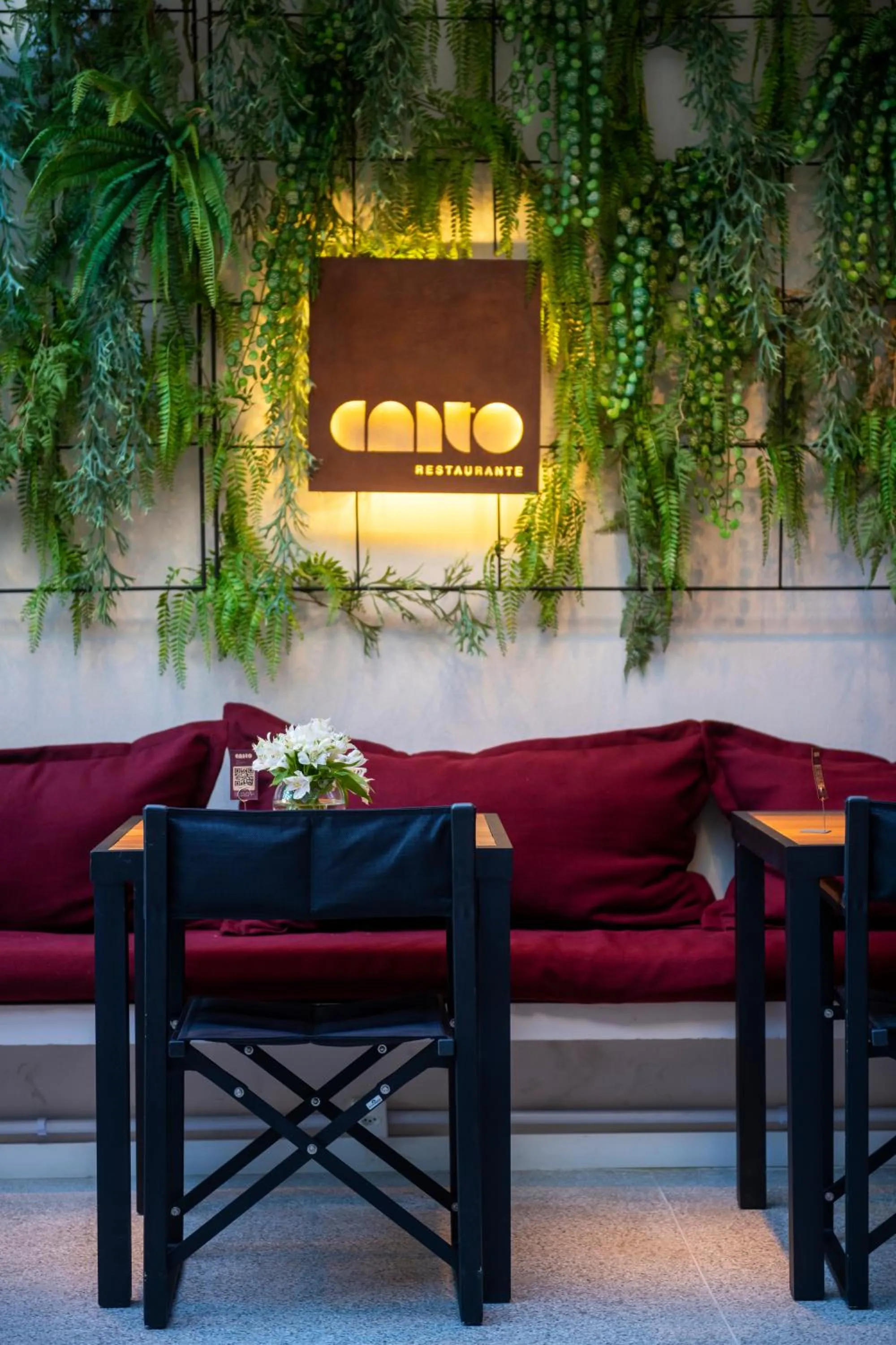 Restaurant/places to eat in Canto Hotel