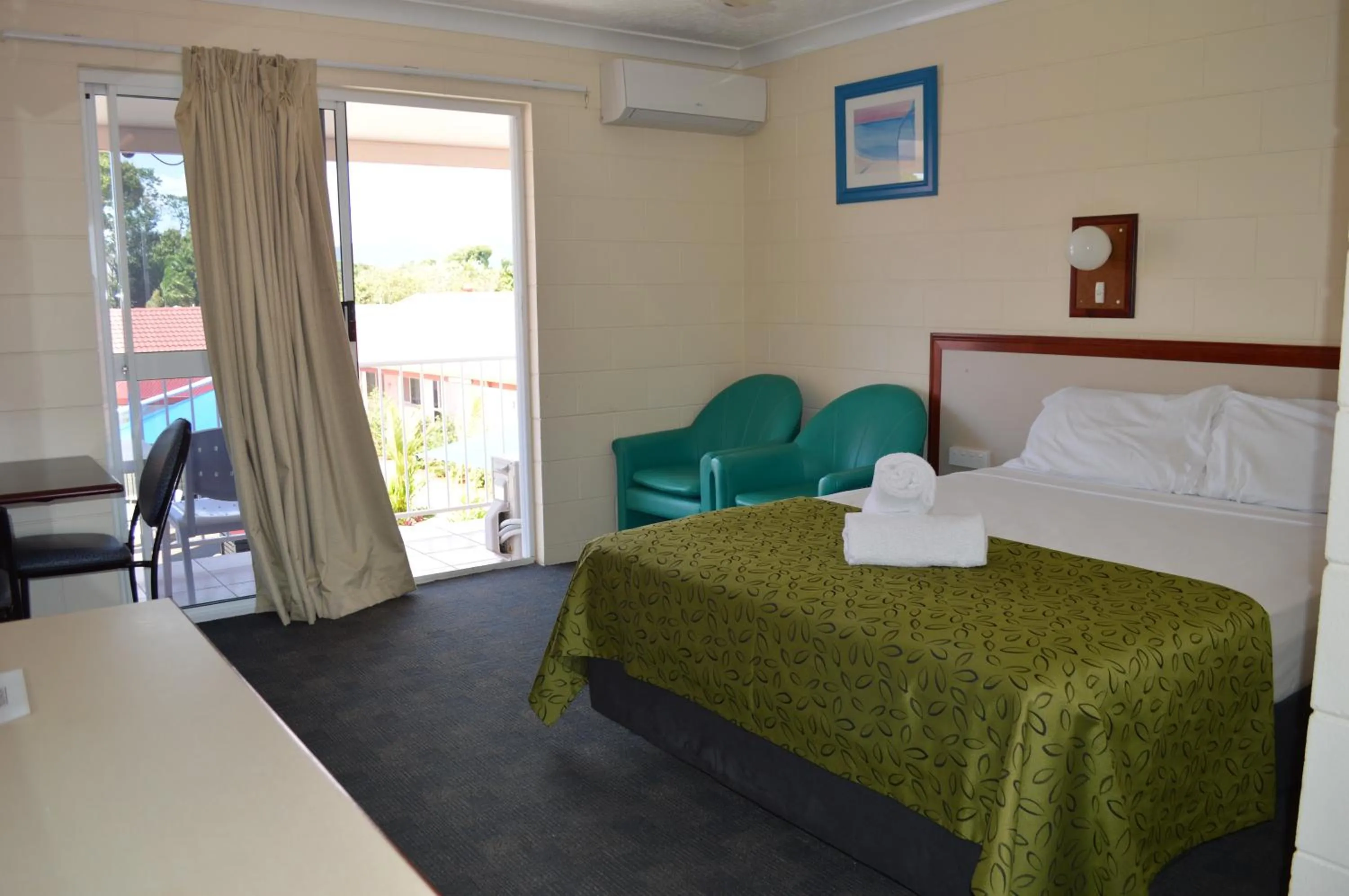 Pool View Twin Upstairs in Monte Carlo Motor Inn