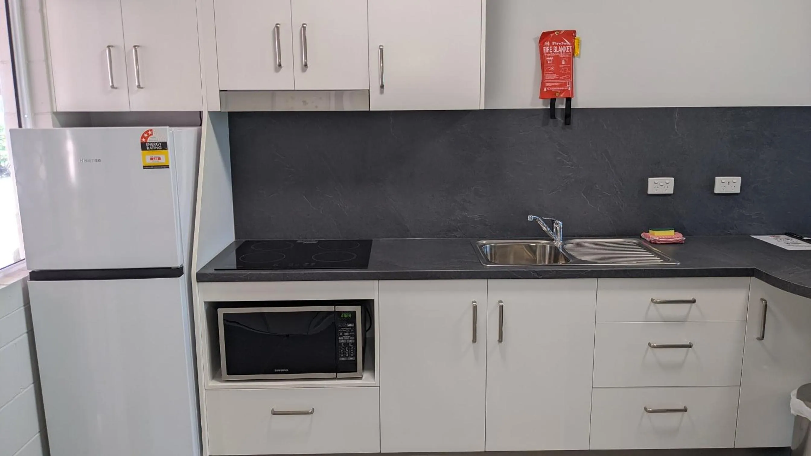 kitchen in Monte Carlo Motor Inn