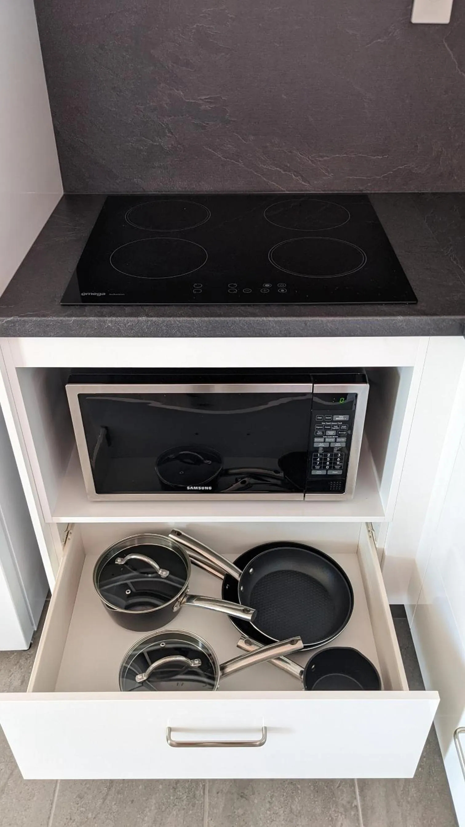 Kitchen or kitchenette in Monte Carlo Motor Inn