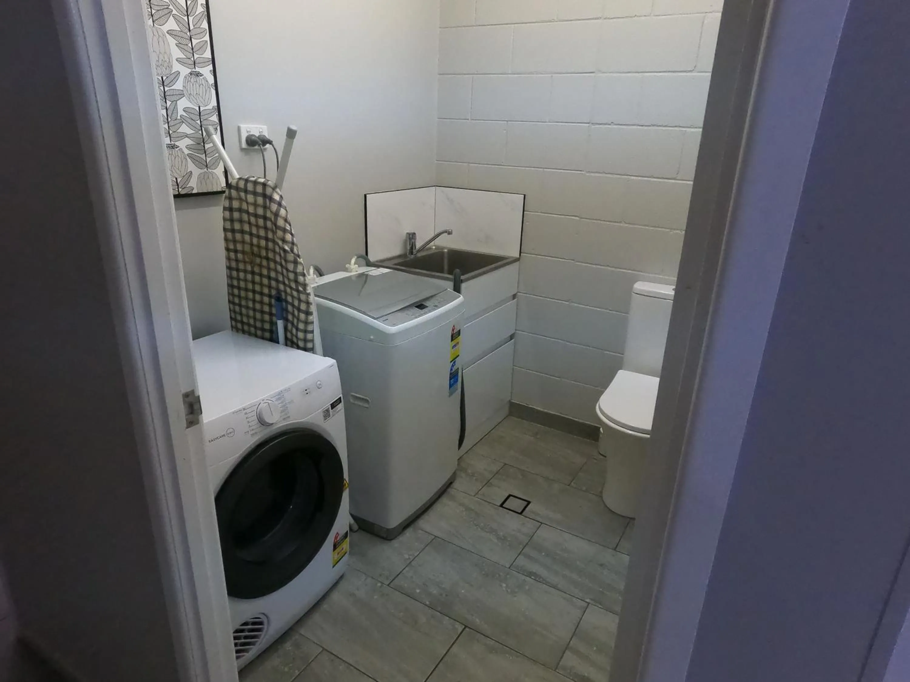 Toilet in Monte Carlo Motor Inn