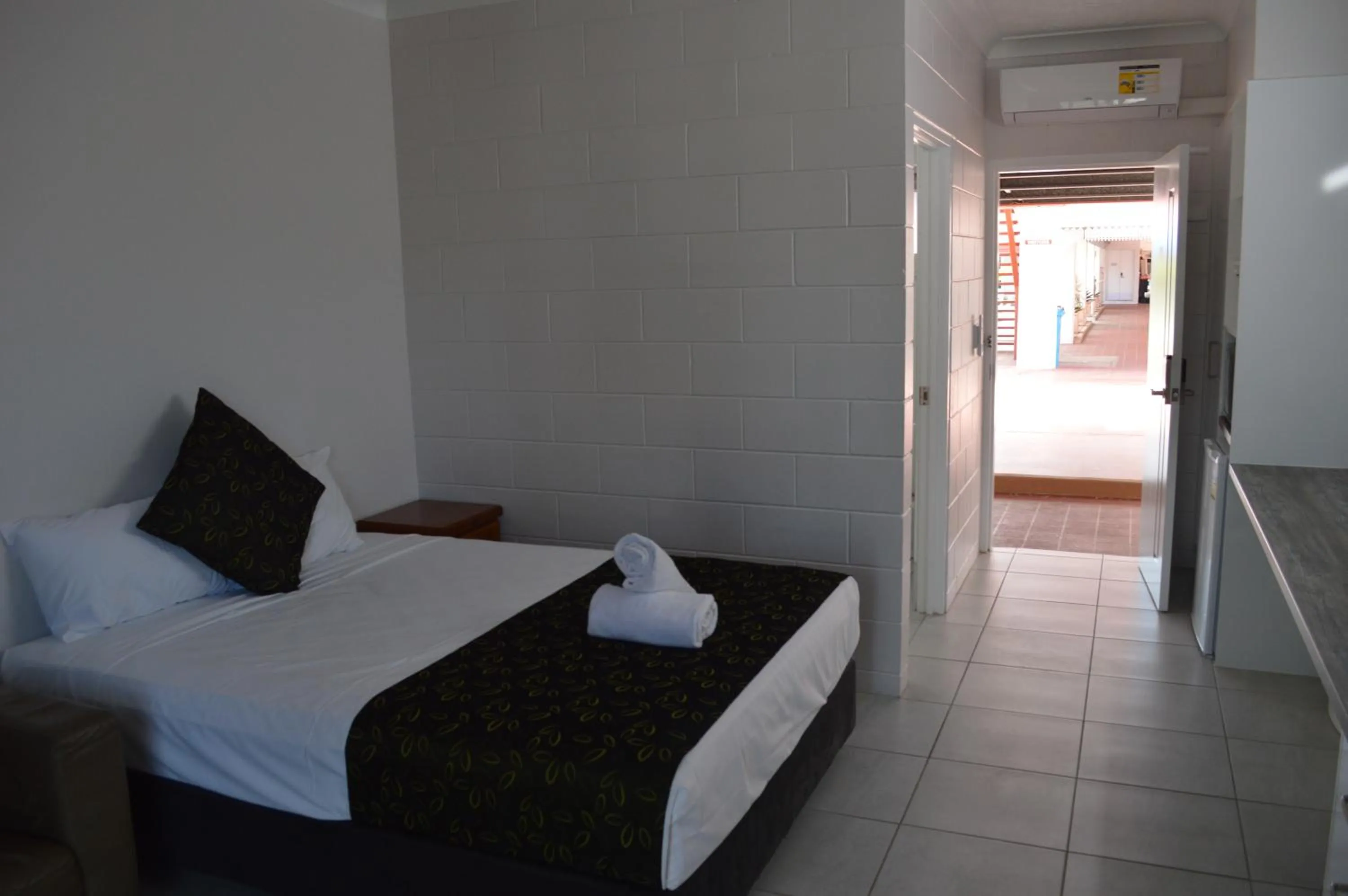 Bedroom, Bed in Monte Carlo Motor Inn