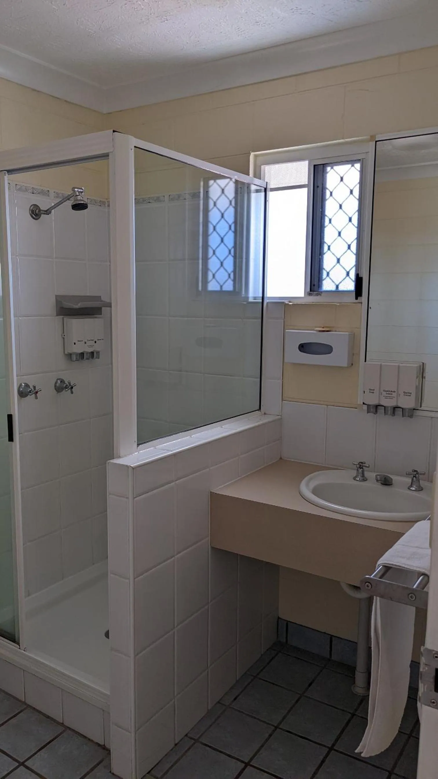 Bathroom in Monte Carlo Motor Inn