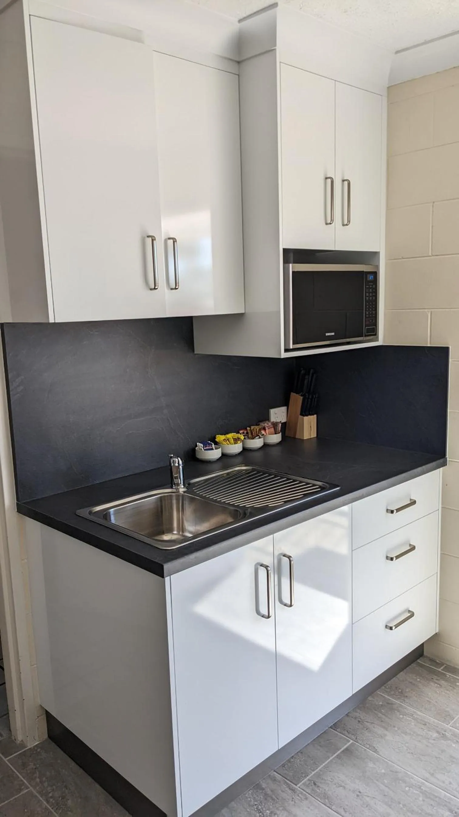 Kitchen or kitchenette in Monte Carlo Motor Inn