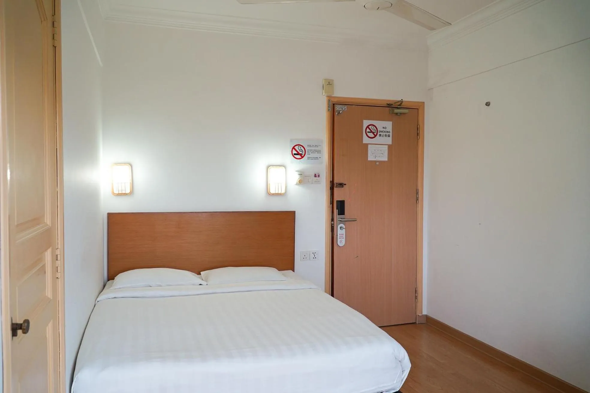 Bed in Borneo Suites Hotel