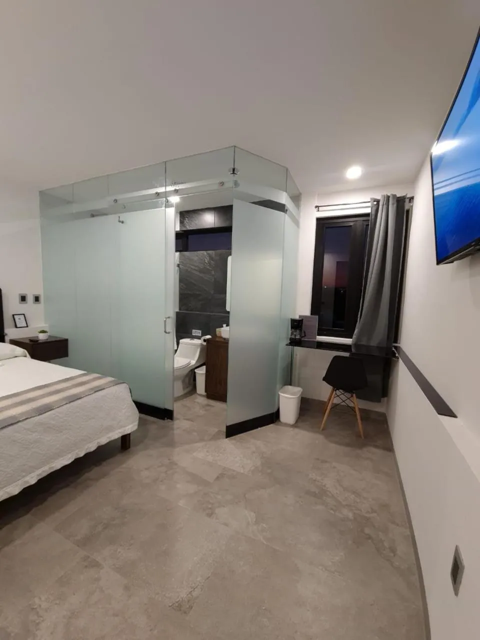 Bathroom, Bed in La Casa Mia Leon