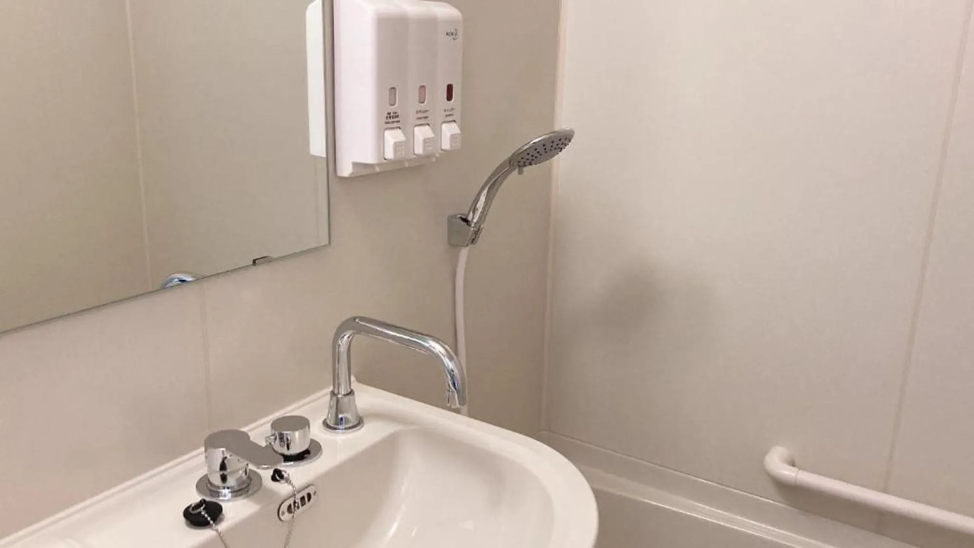 Shower in Toyoko Inn Tozai-sen Kiba-eki