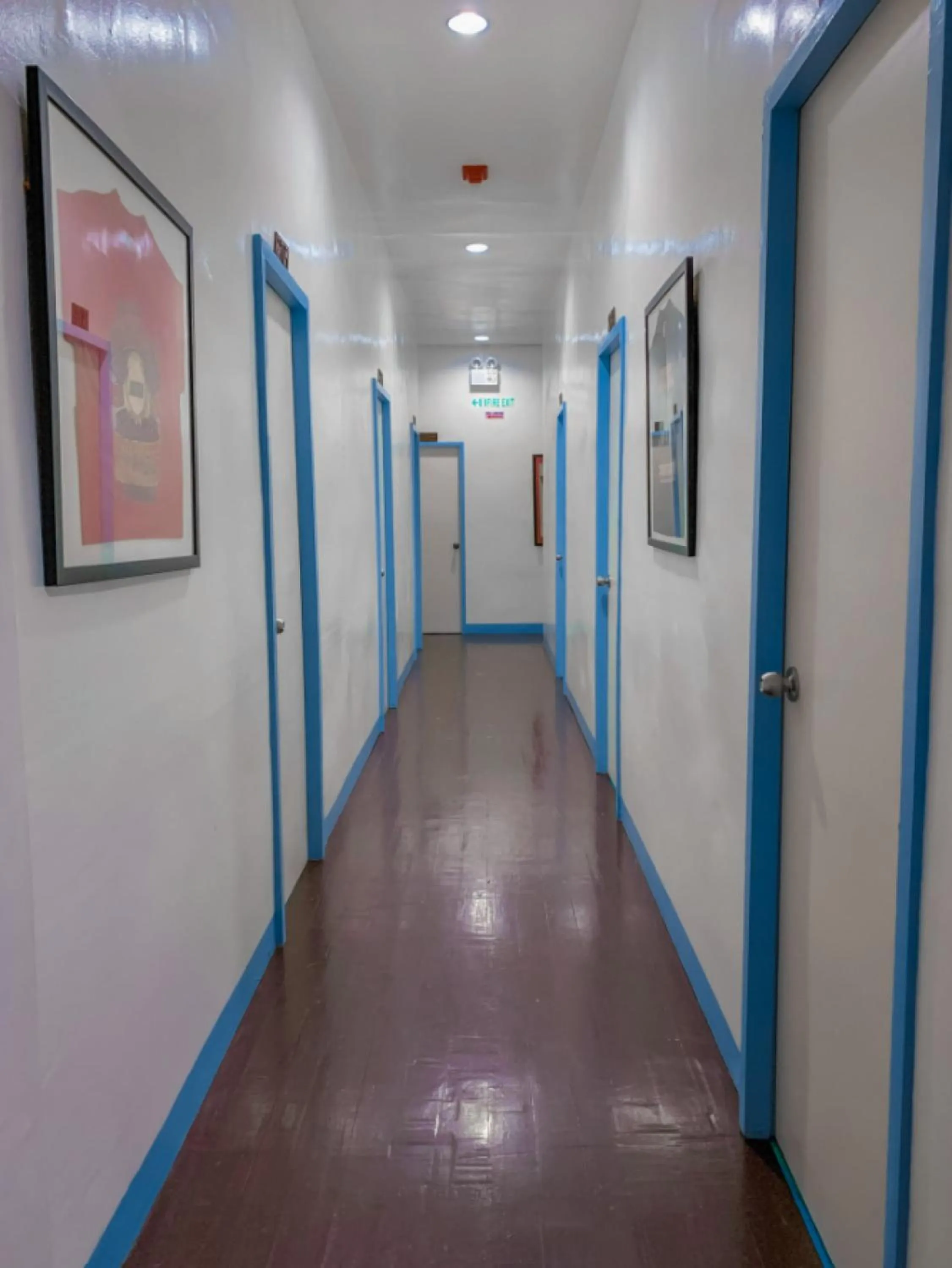 Area and facilities in RedDoorz Hostel @ Popoy's Backpackers Mati