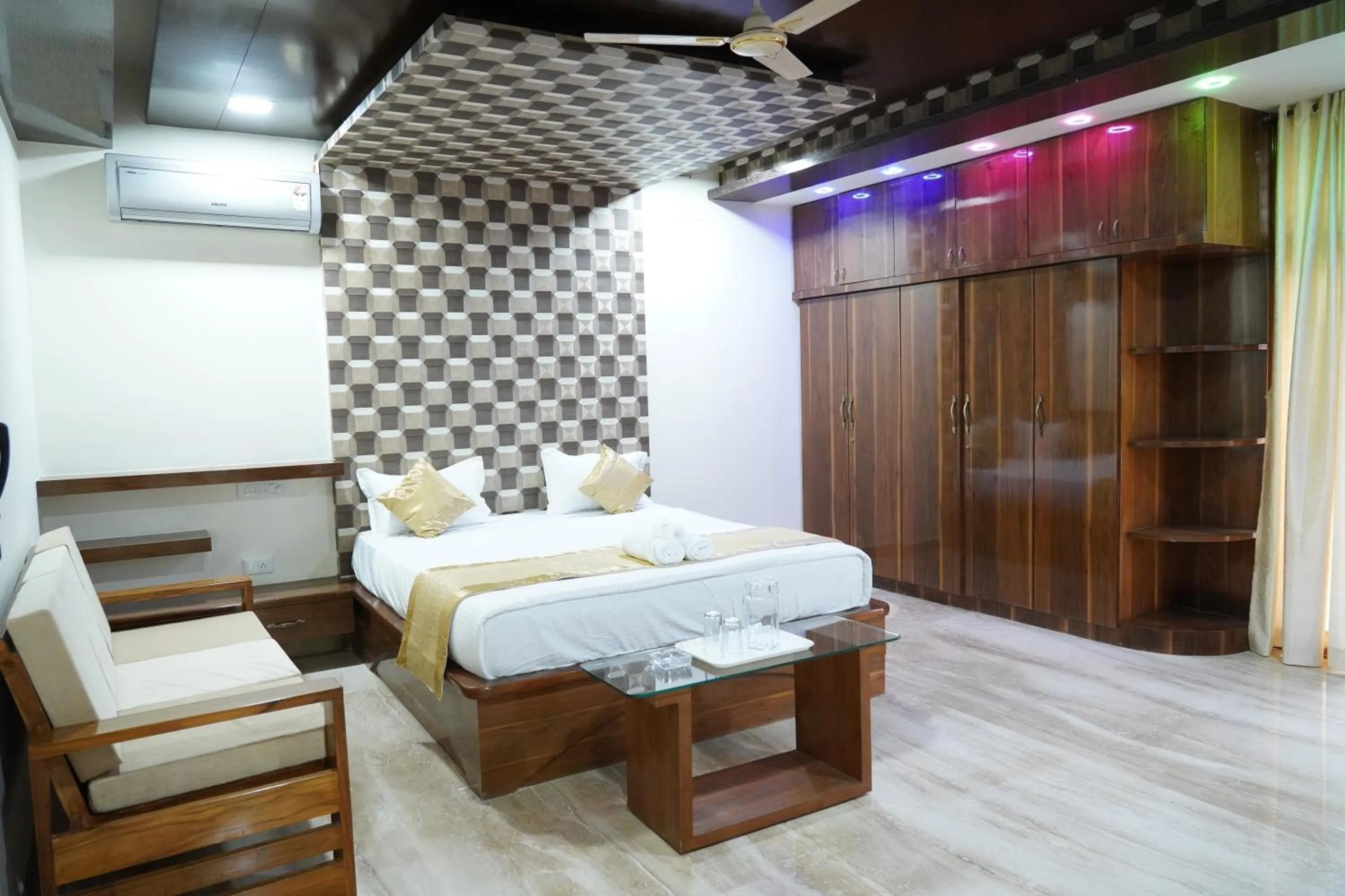 Photo of the whole room in Classia Suites