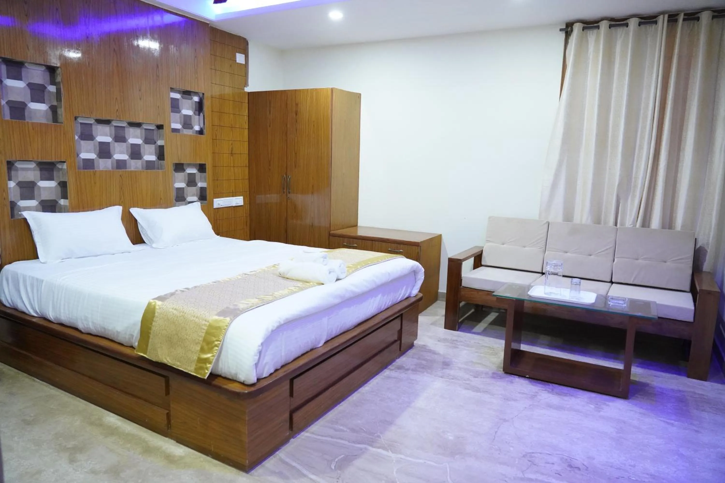 Photo of the whole room in Classia Suites